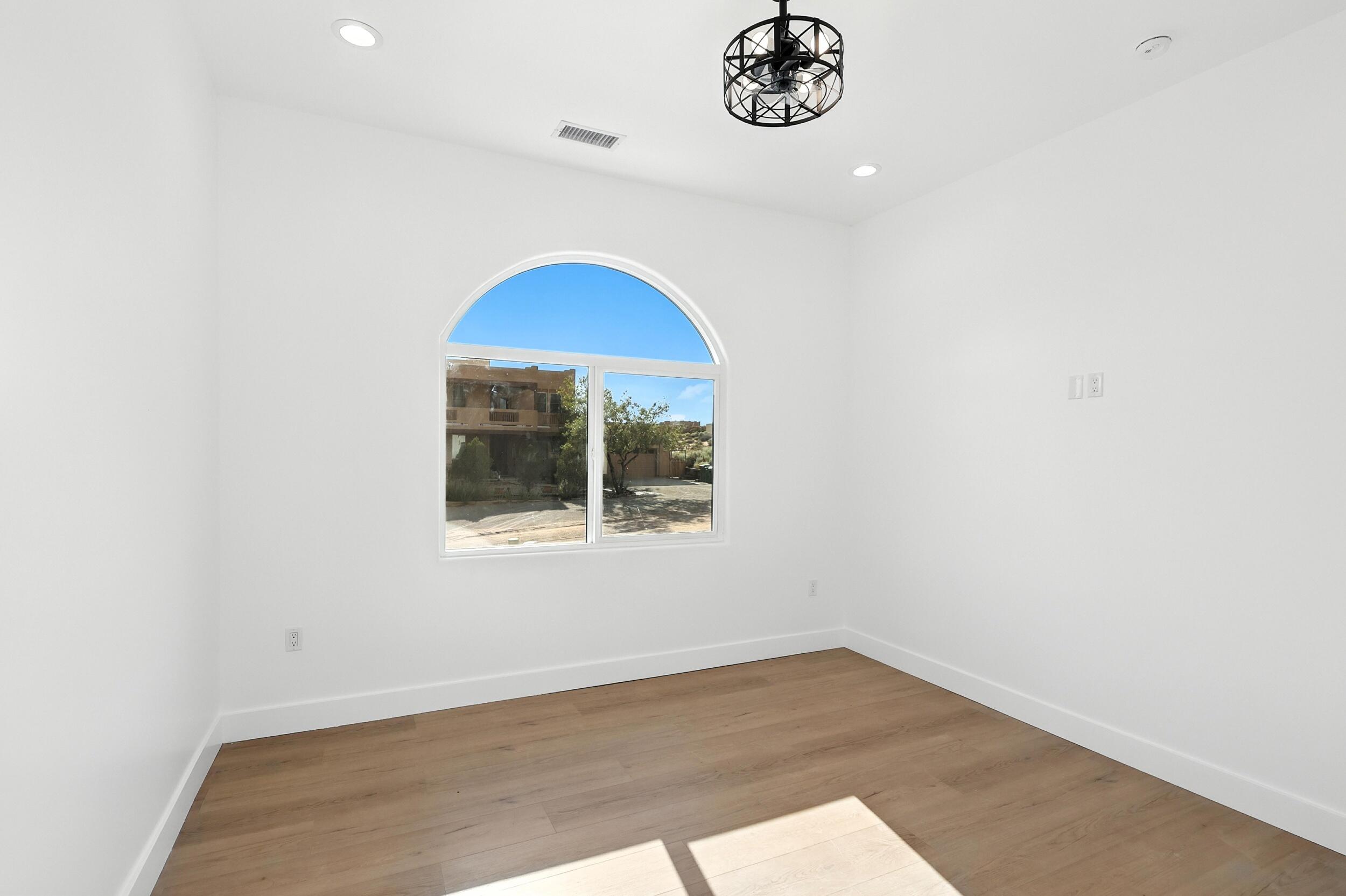 2012 Contreras Road NE