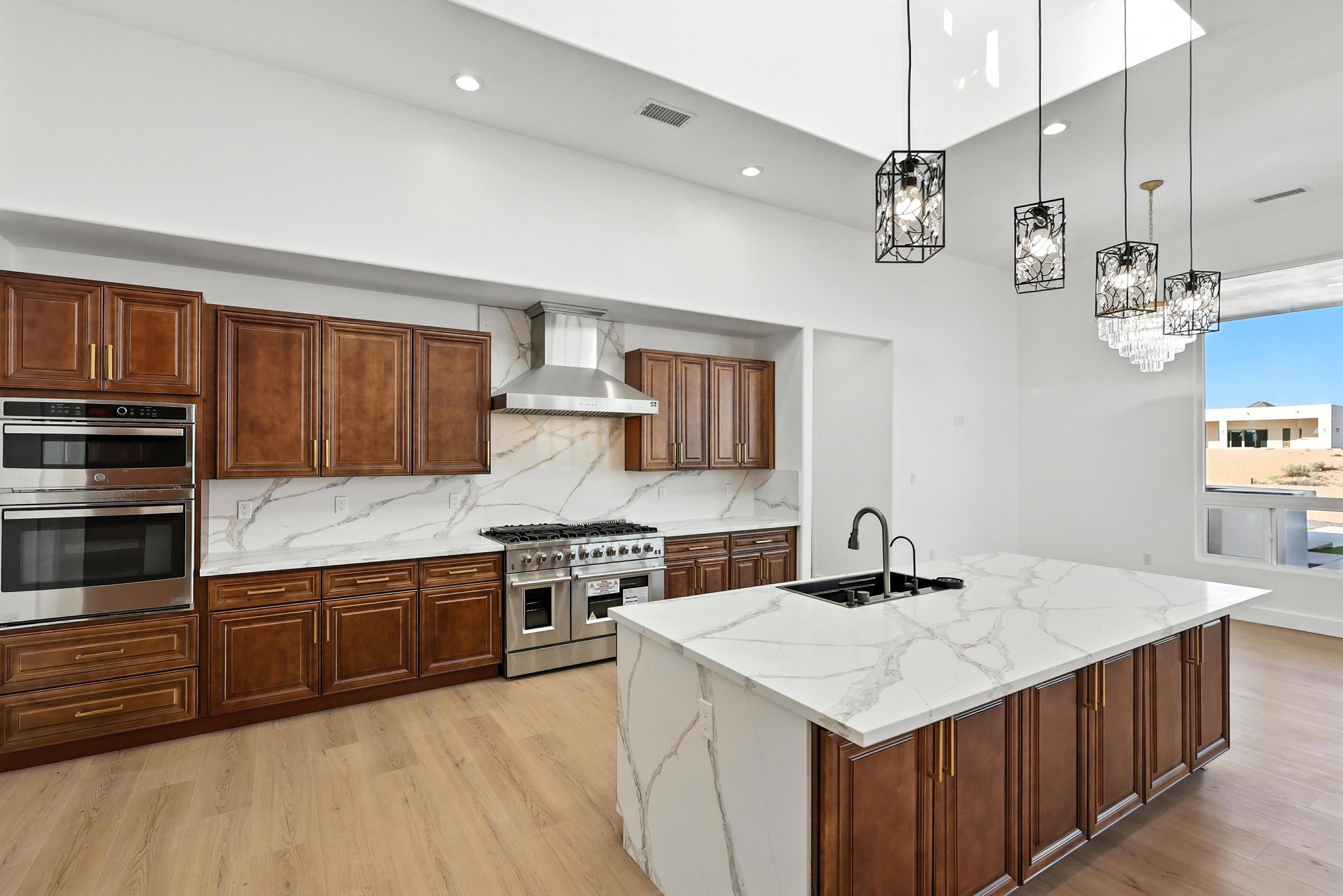 2012 Contreras Road NE