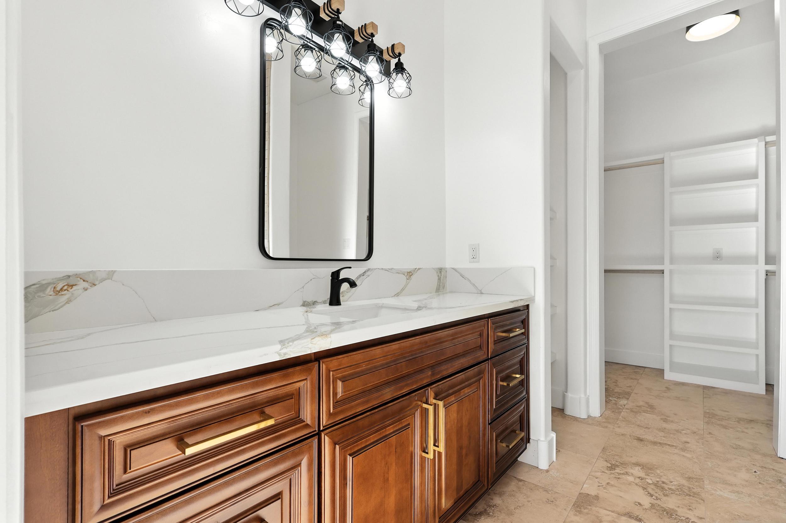 2012 Contreras Road NE