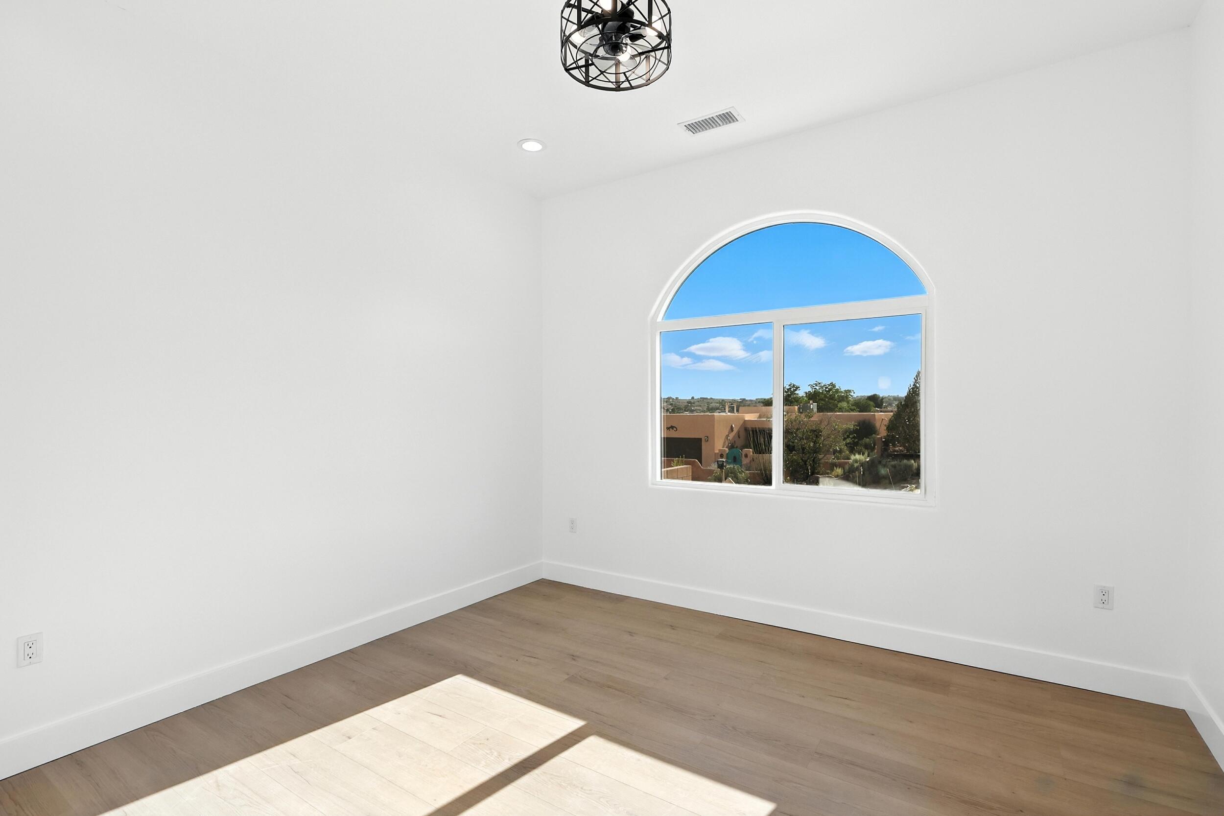 2012 Contreras Road NE