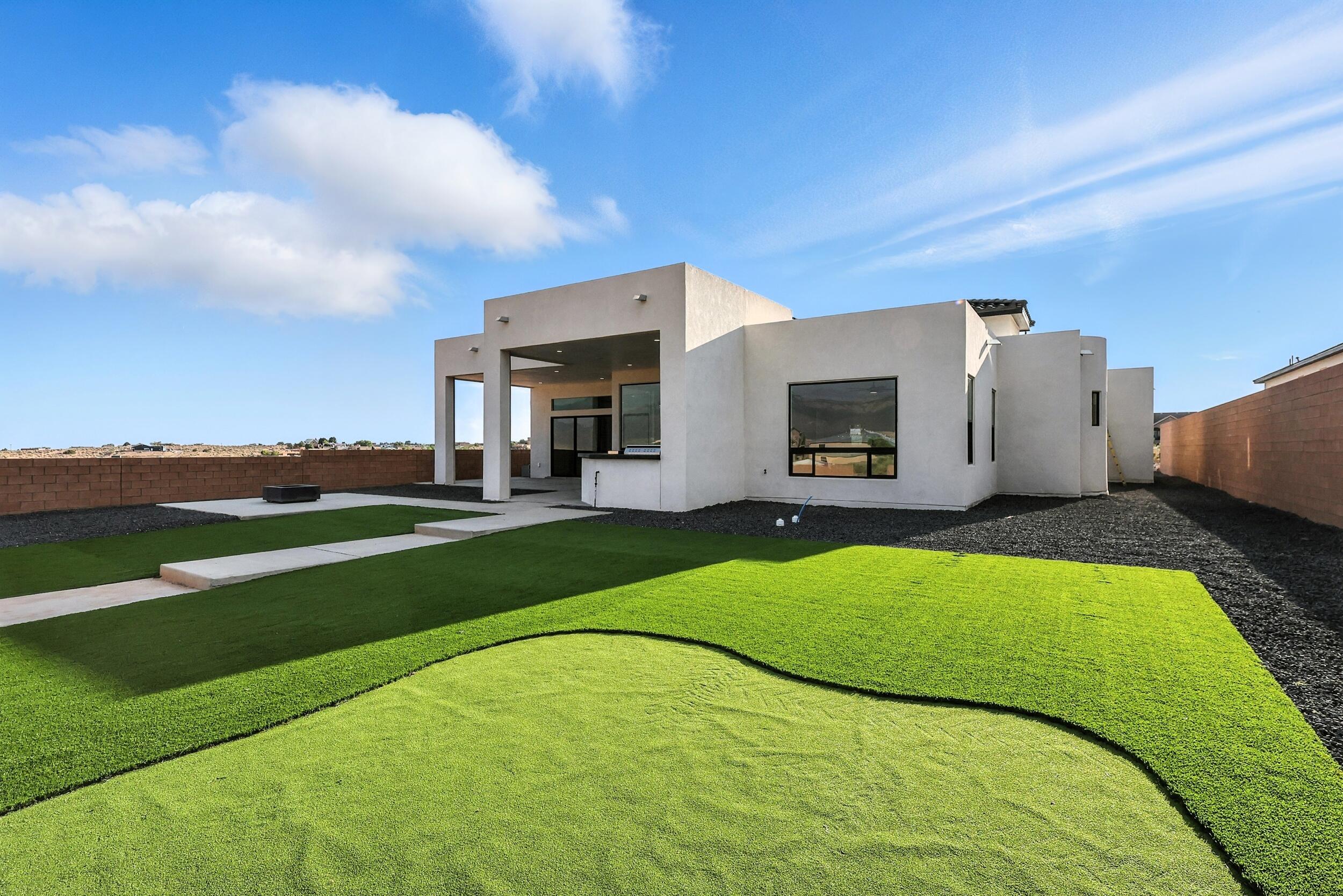 2012 Contreras Road NE