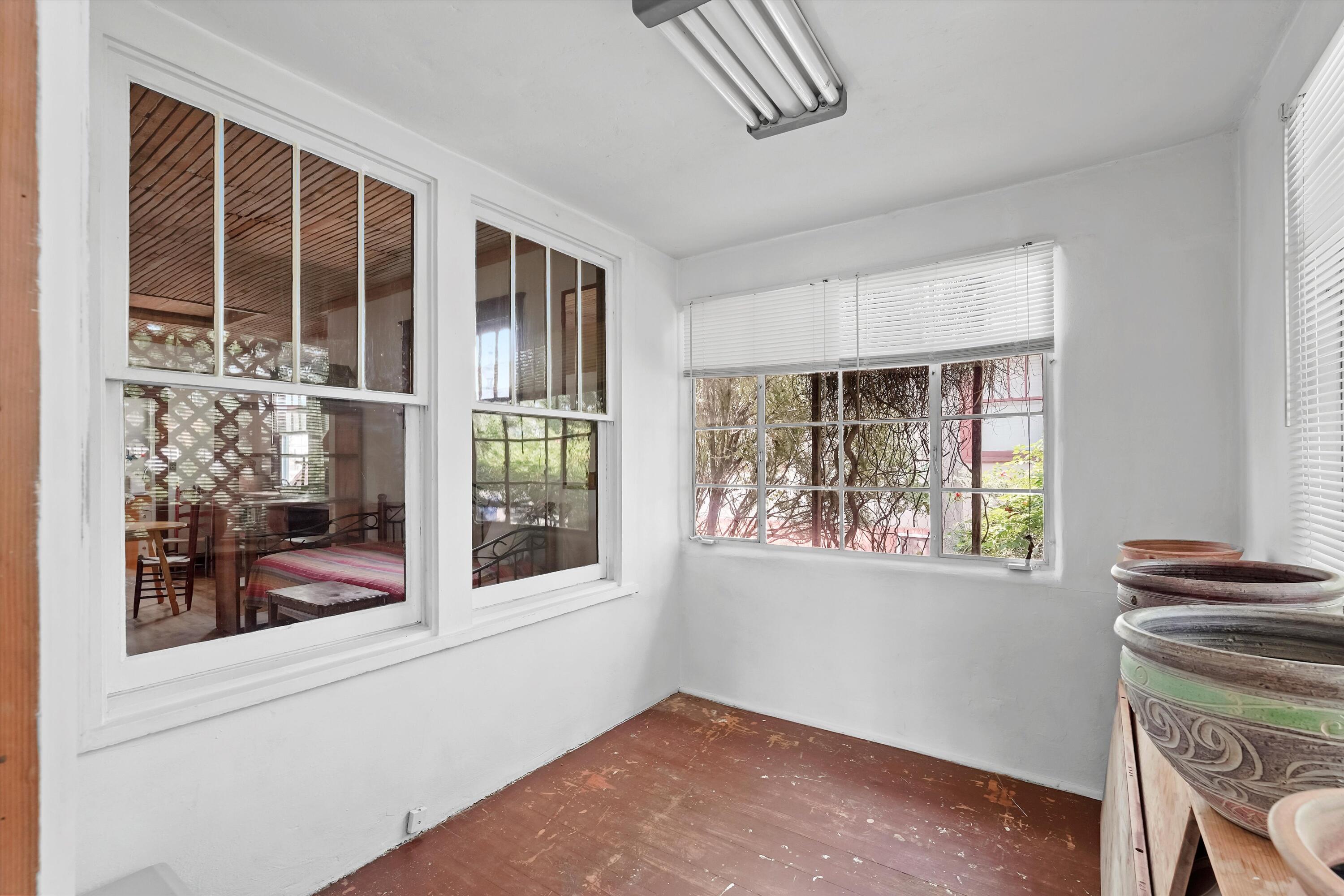 115 MAPLE Street NE