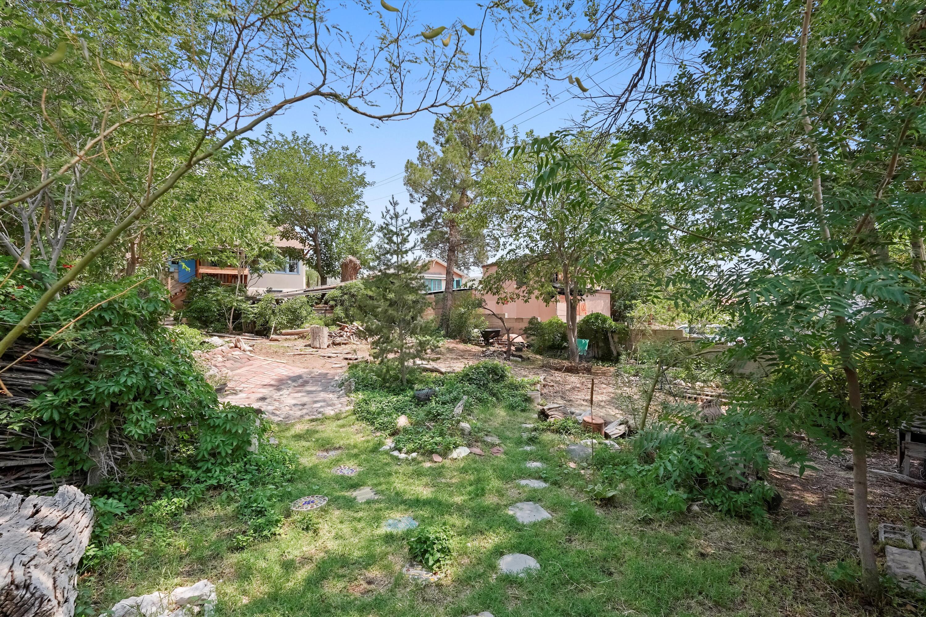 115 MAPLE Street NE