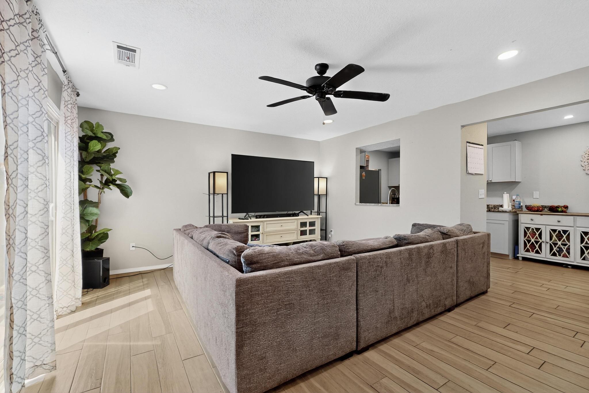 4801 IRVING Boulevard NW 2702