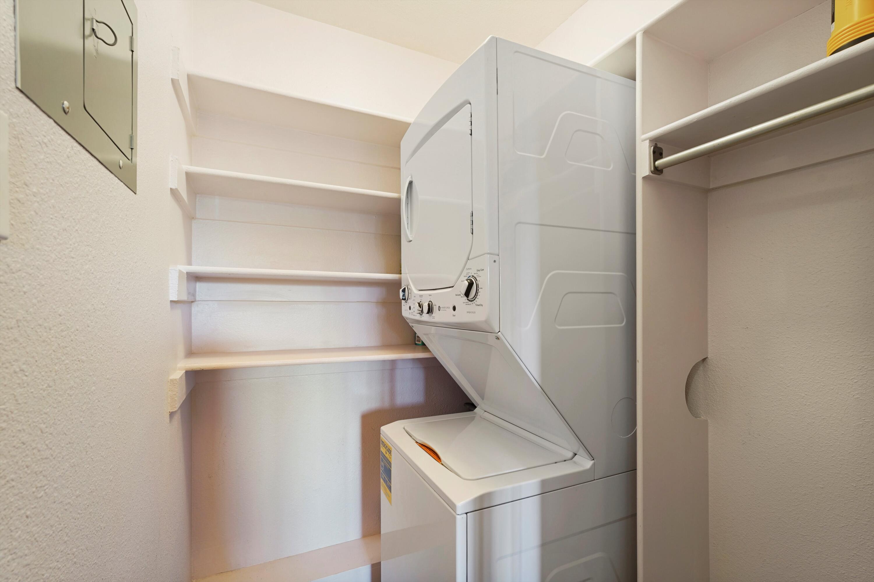 149 N CALLE OJO FELIZ B