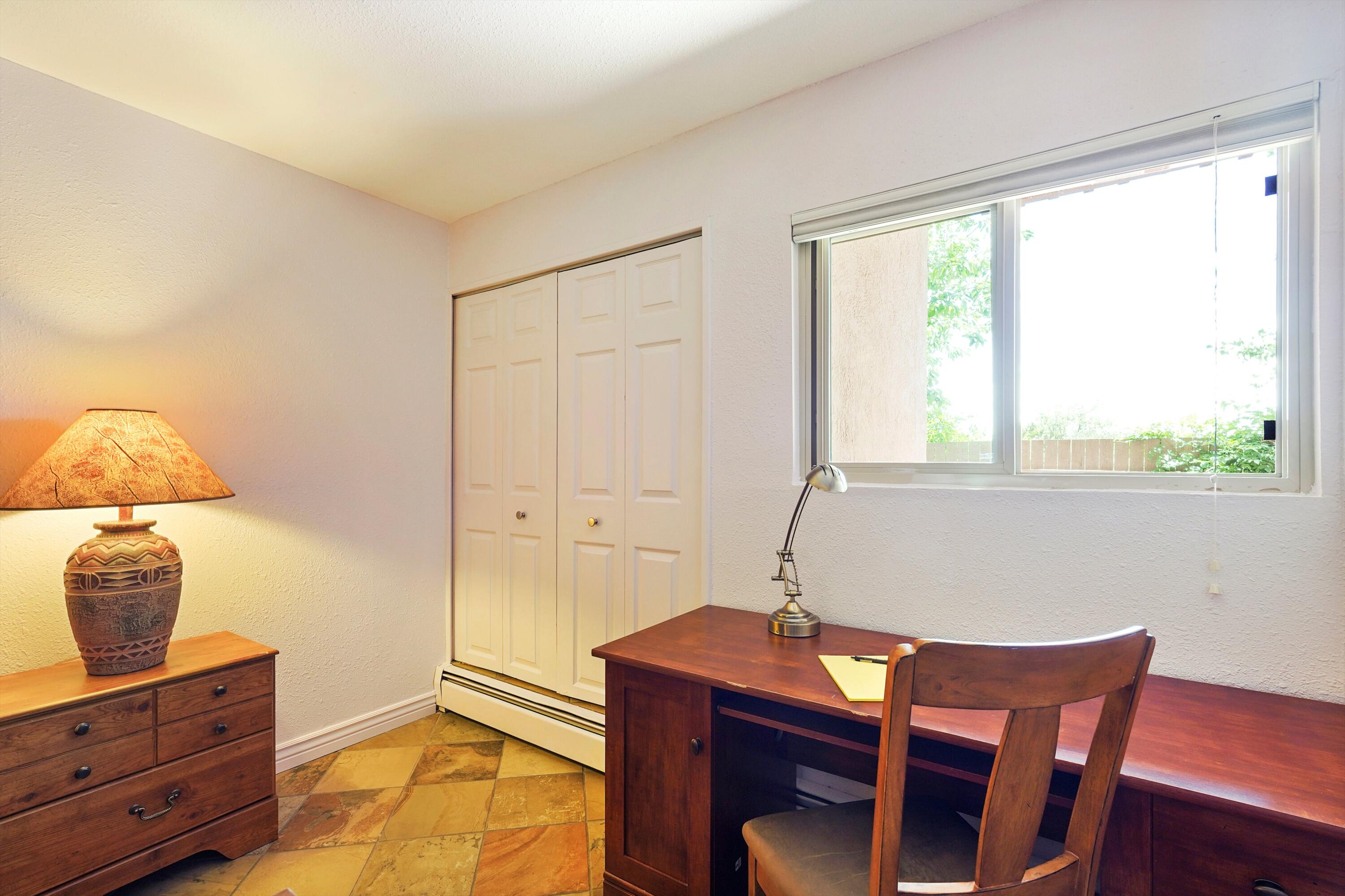 149 N CALLE OJO FELIZ B