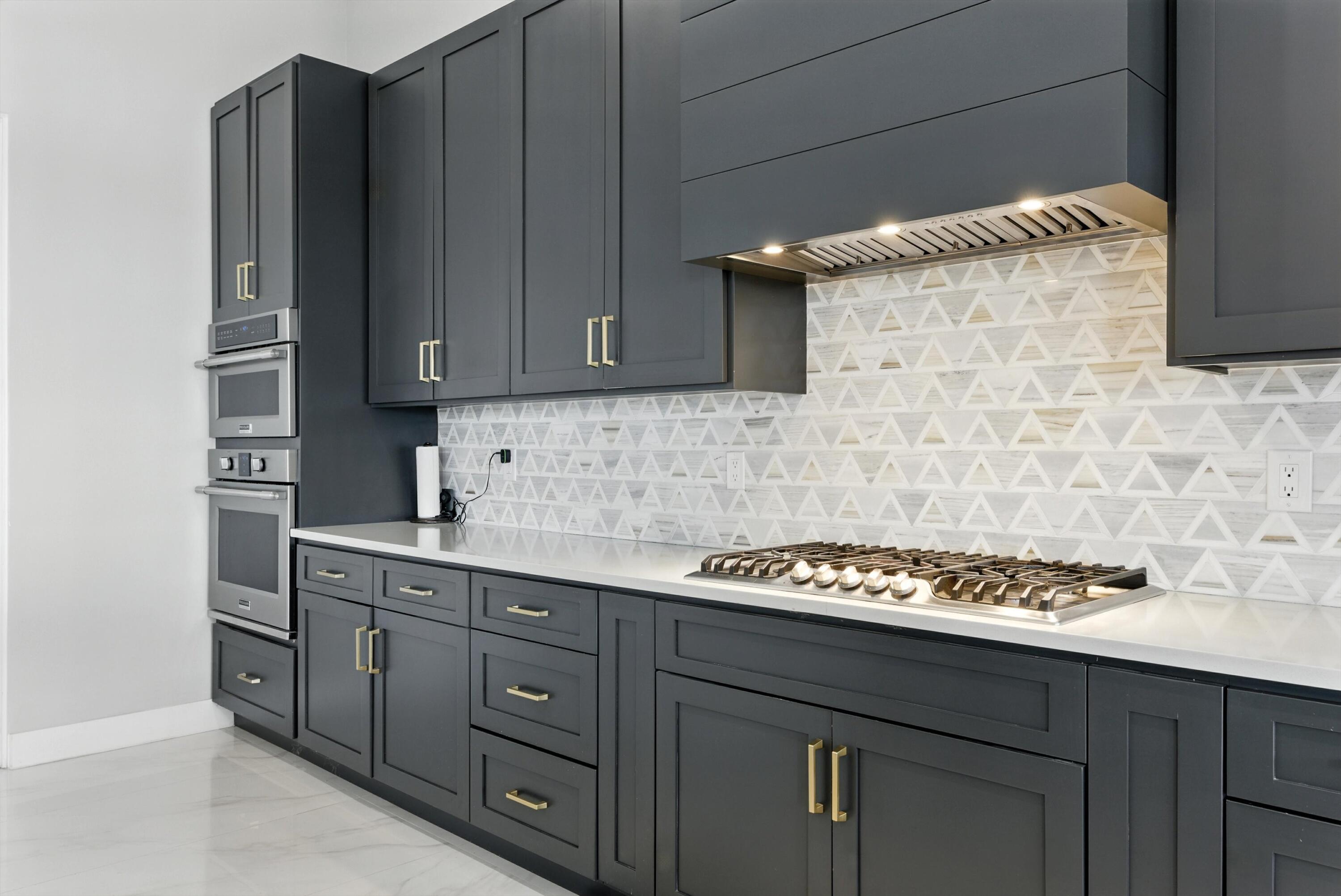 6412 PETIRROJO Road NW