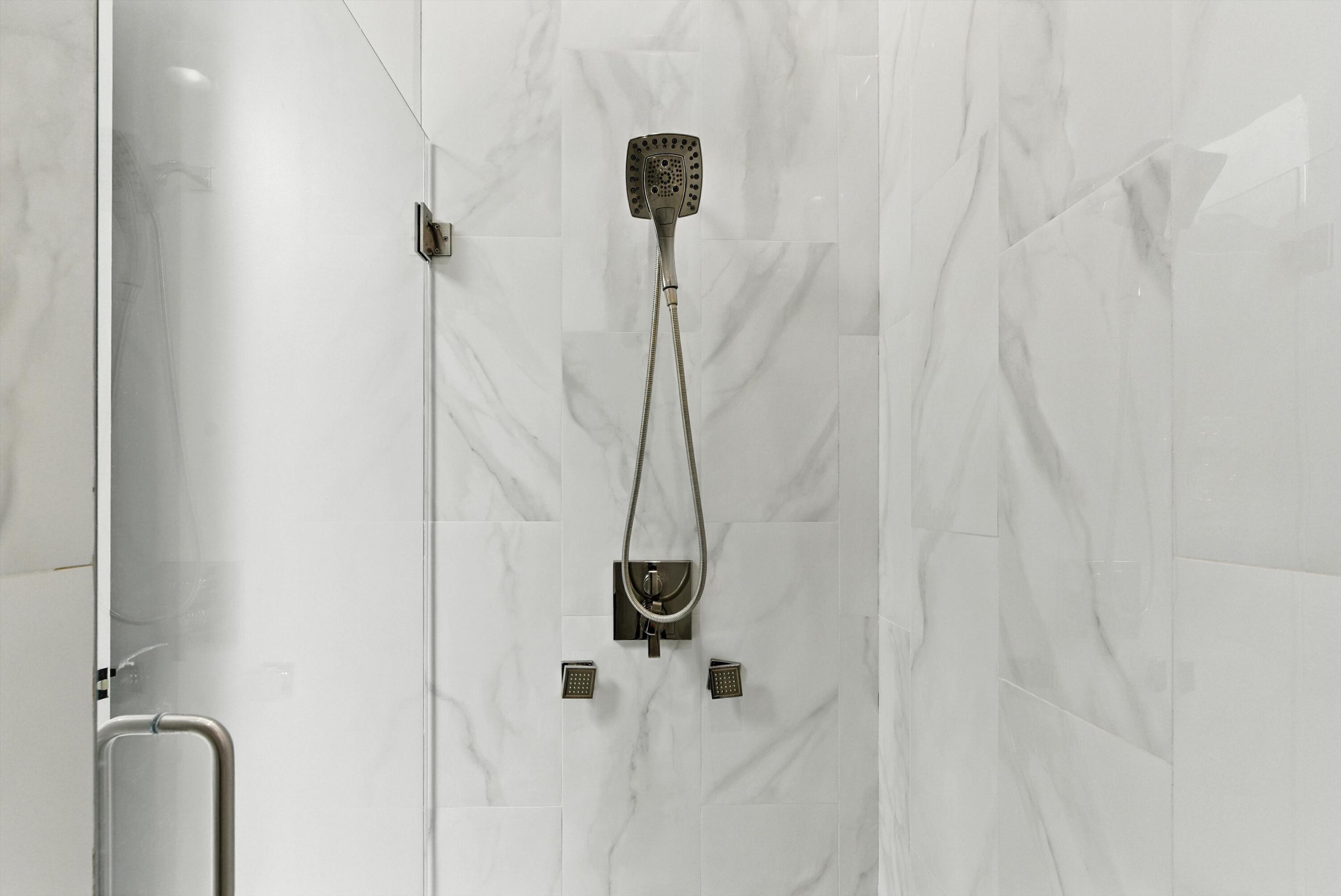 6412 PETIRROJO Road NW