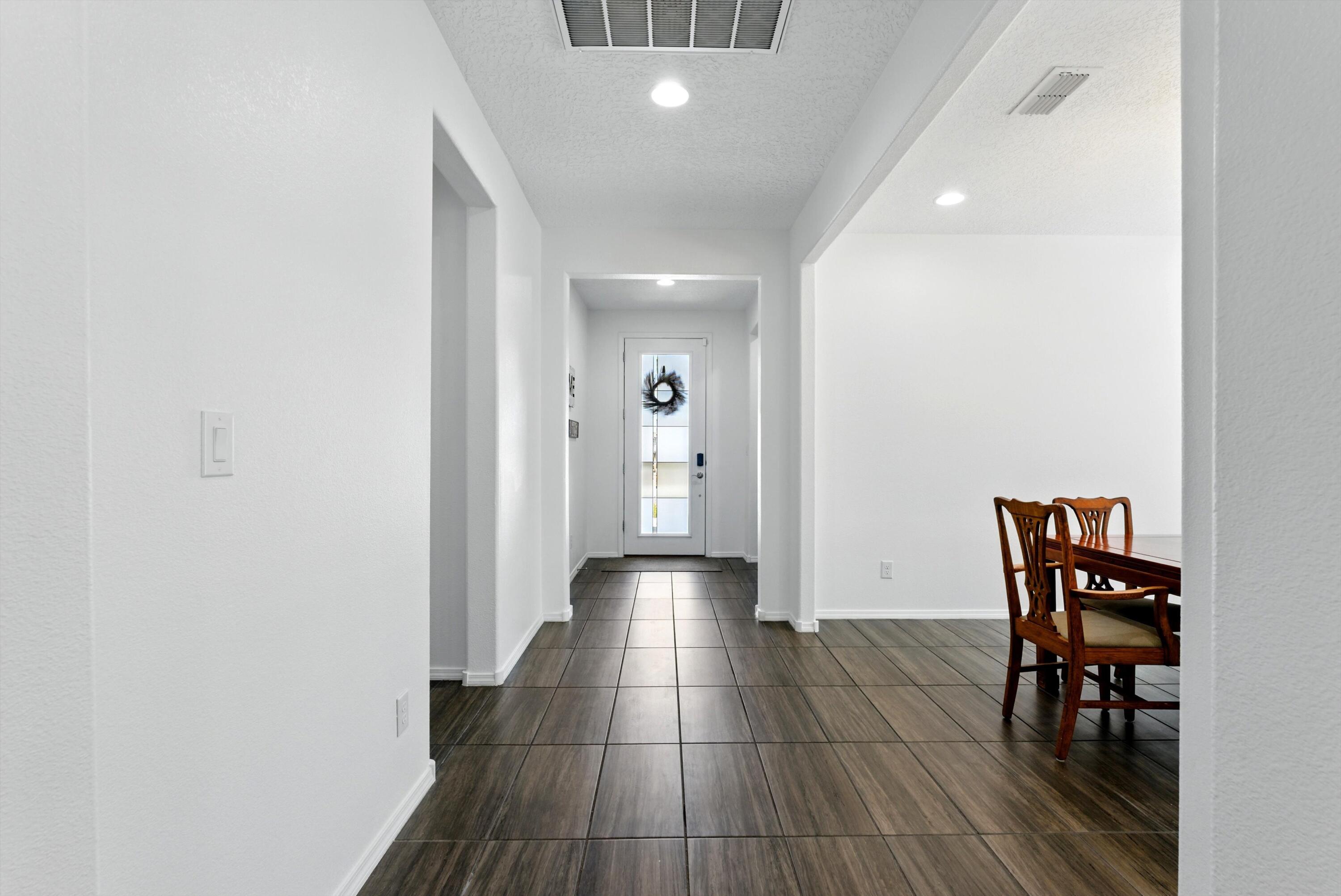 6215 BRYCE CANYON Lane NE