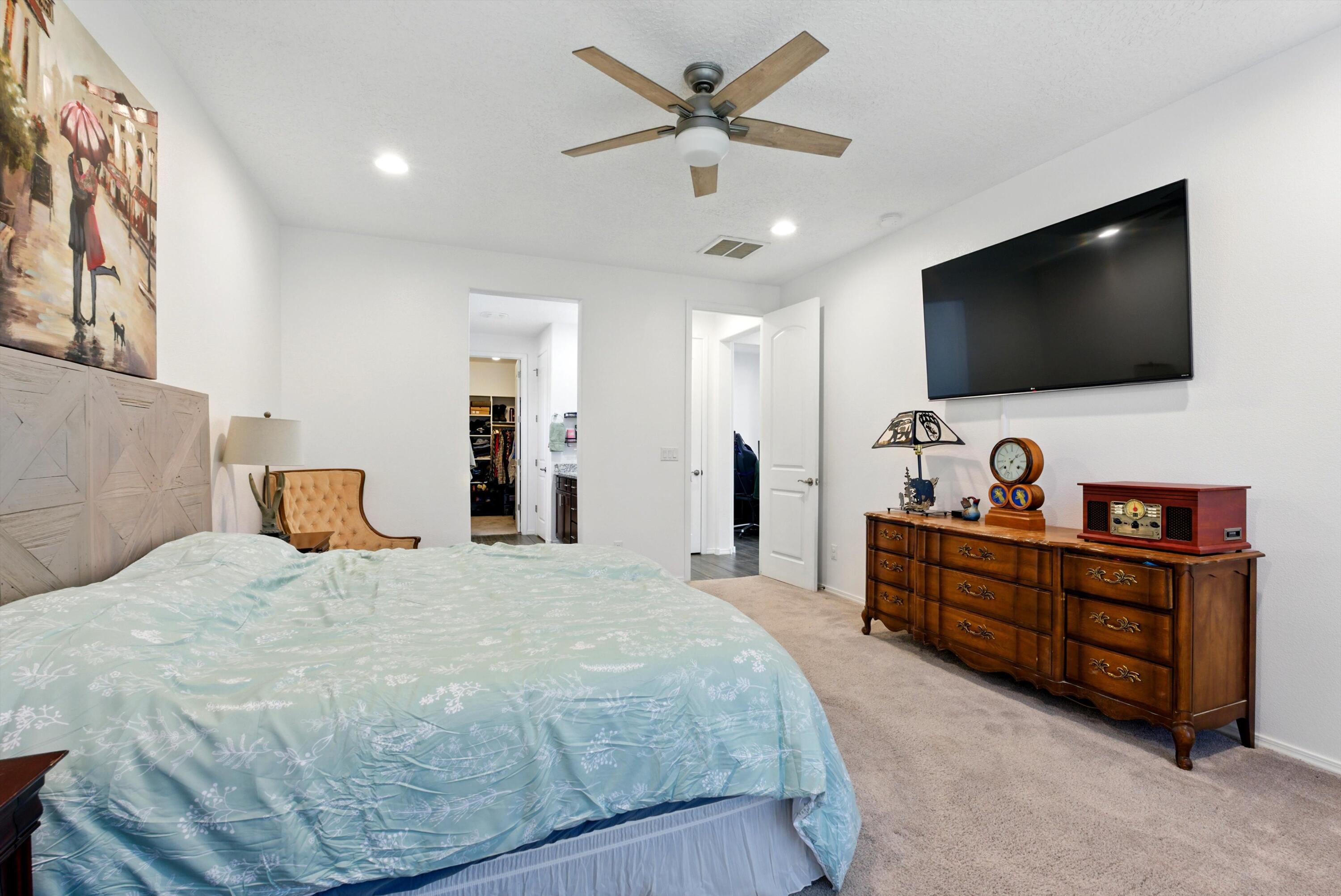 6215 BRYCE CANYON Lane NE