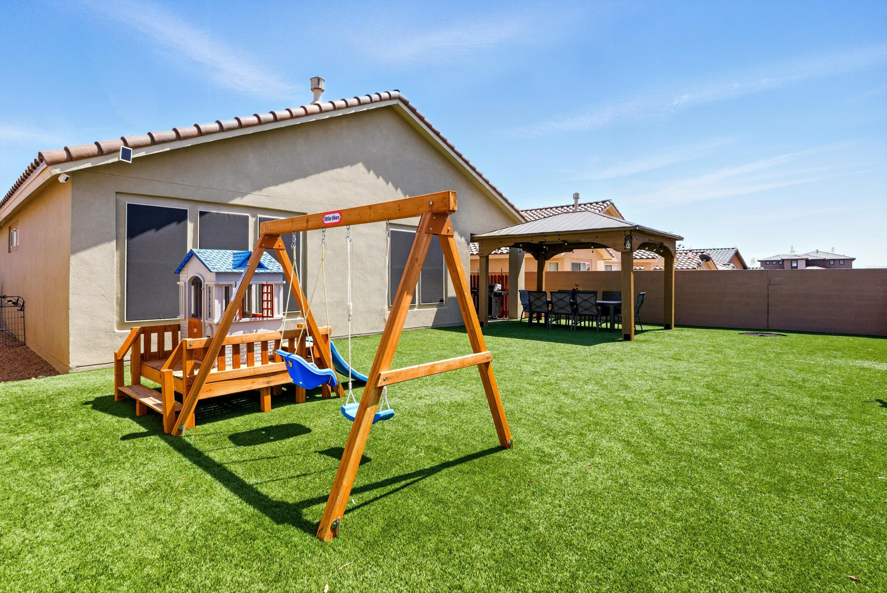 6215 BRYCE CANYON Lane NE