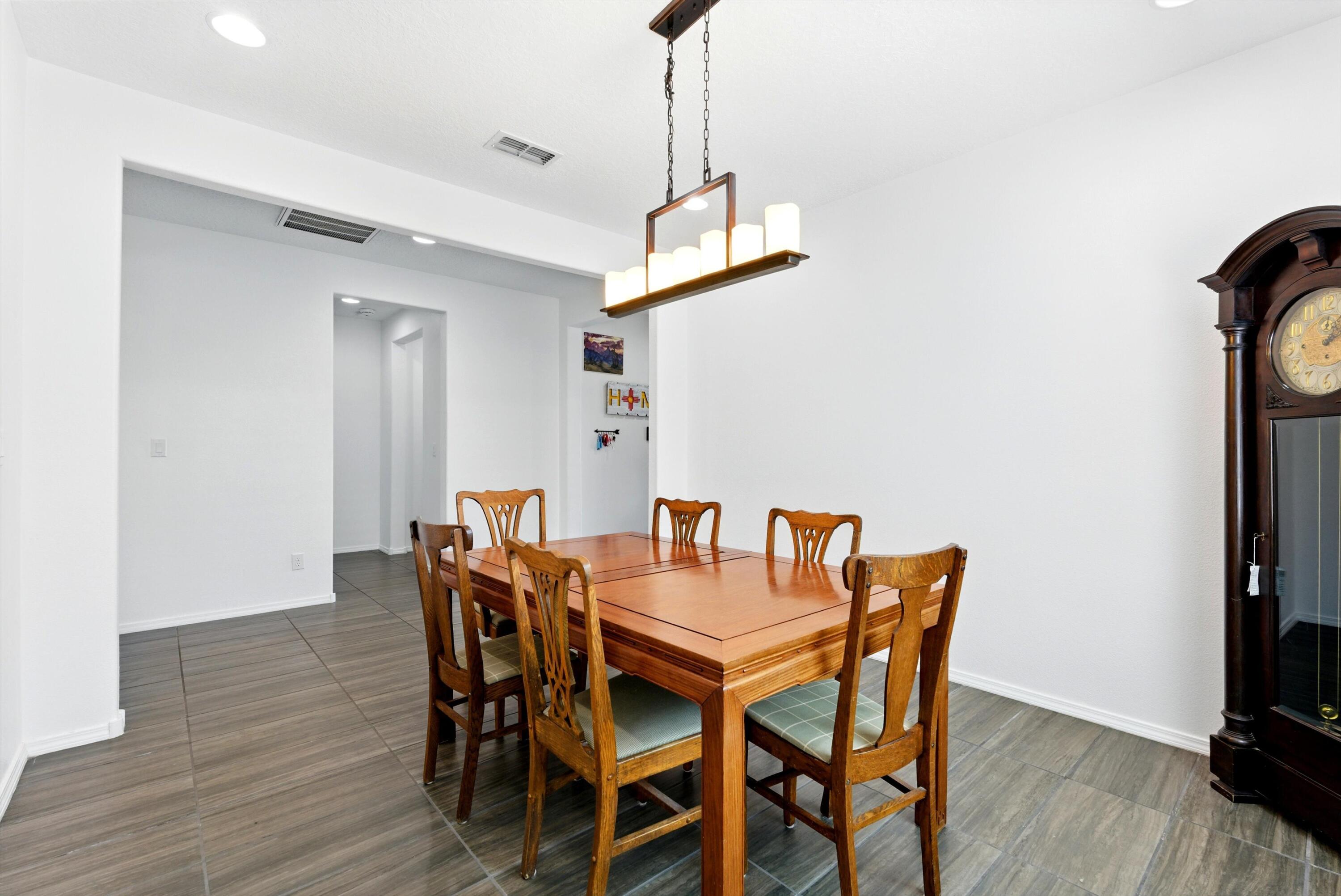 6215 BRYCE CANYON Lane NE