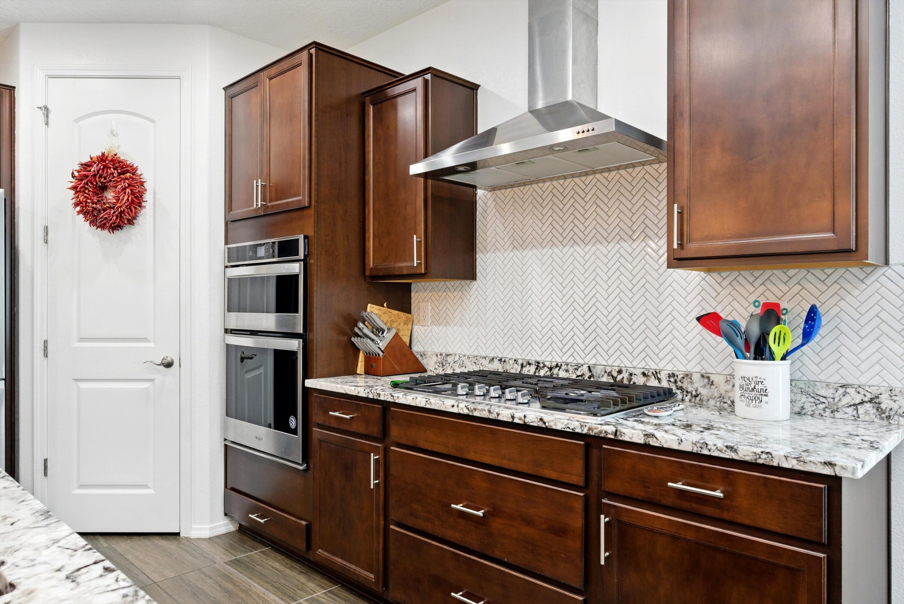 6215 BRYCE CANYON Lane NE