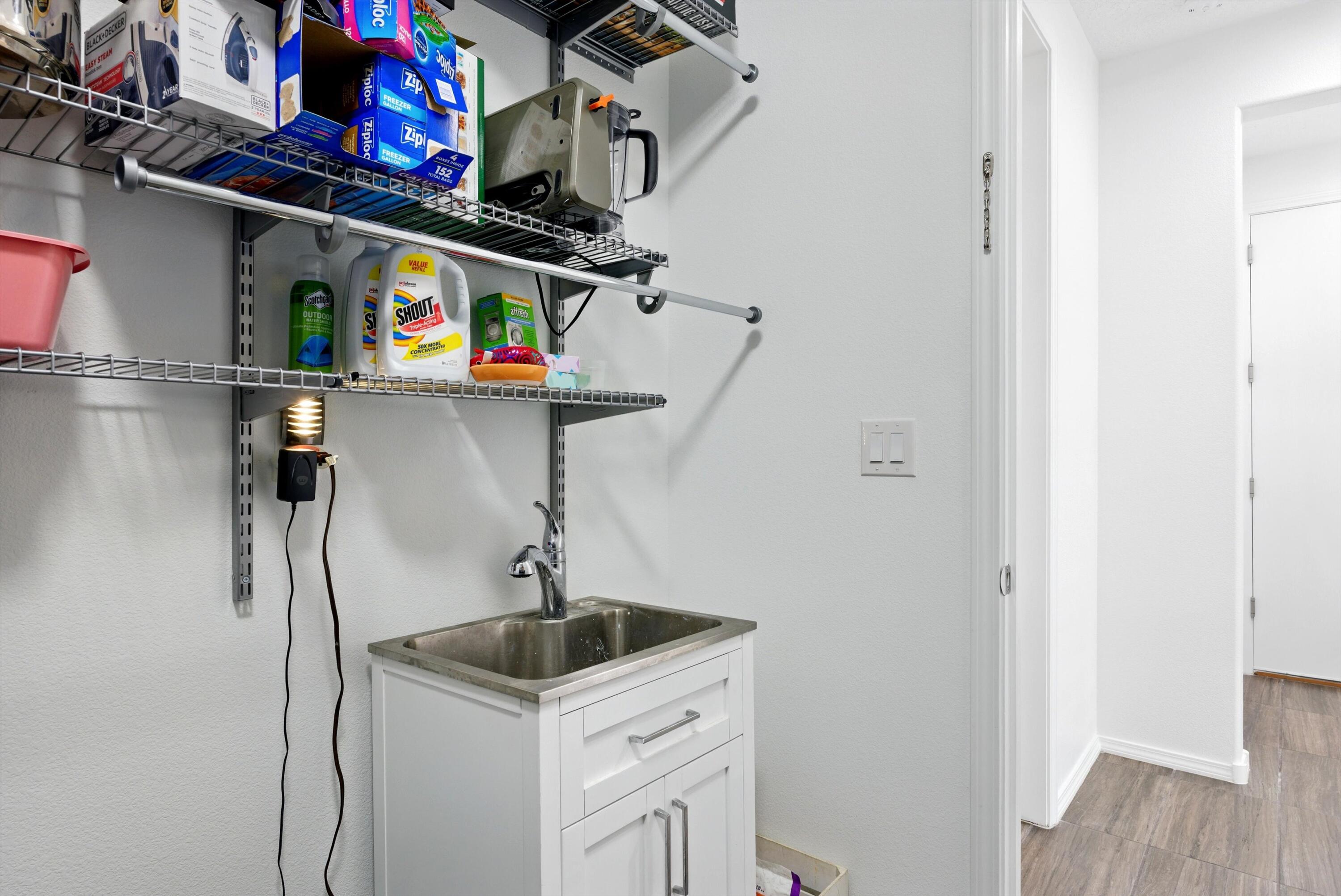 6215 BRYCE CANYON Lane NE