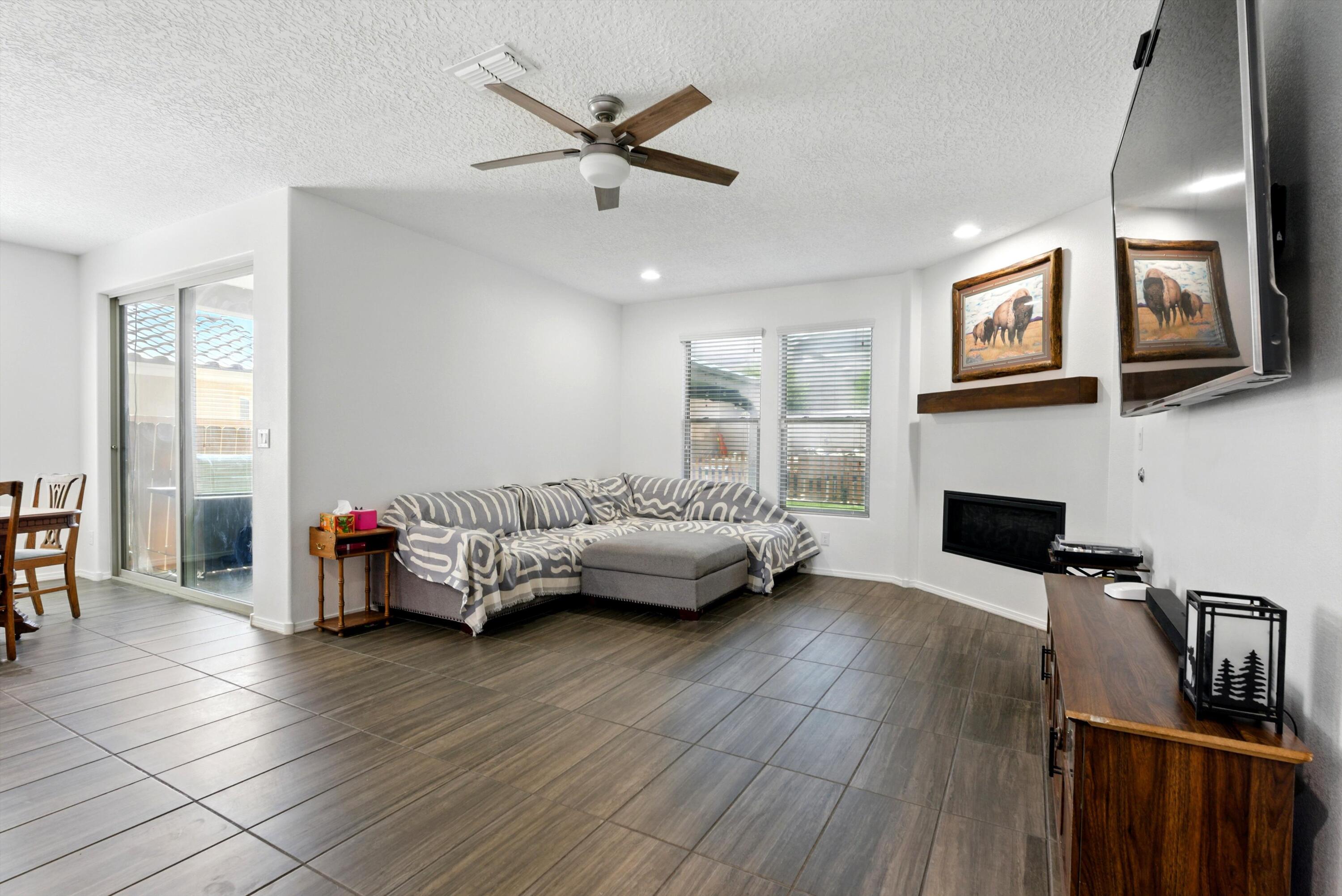 6215 BRYCE CANYON Lane NE