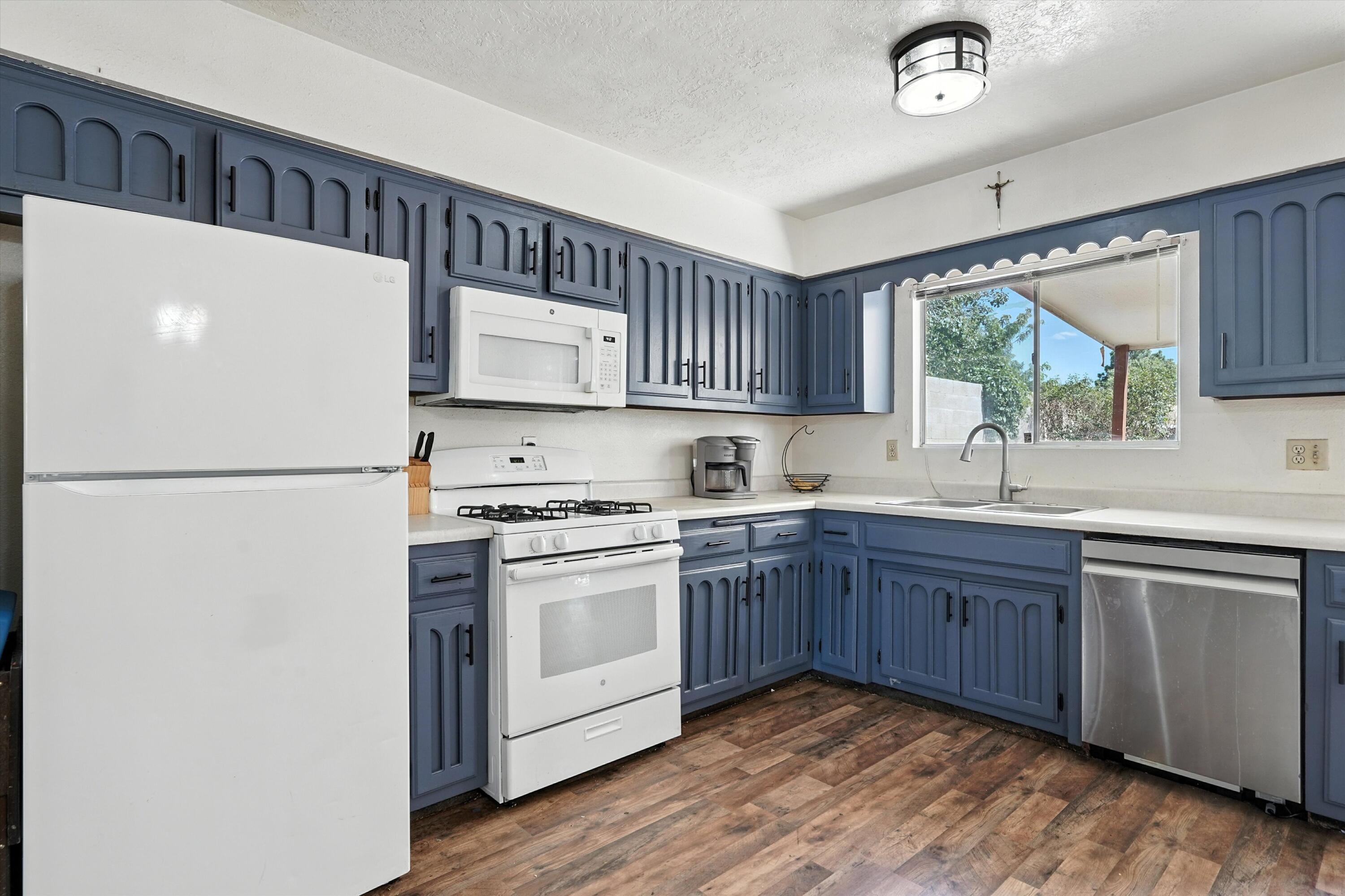 12412 ROSEMONT Avenue NE