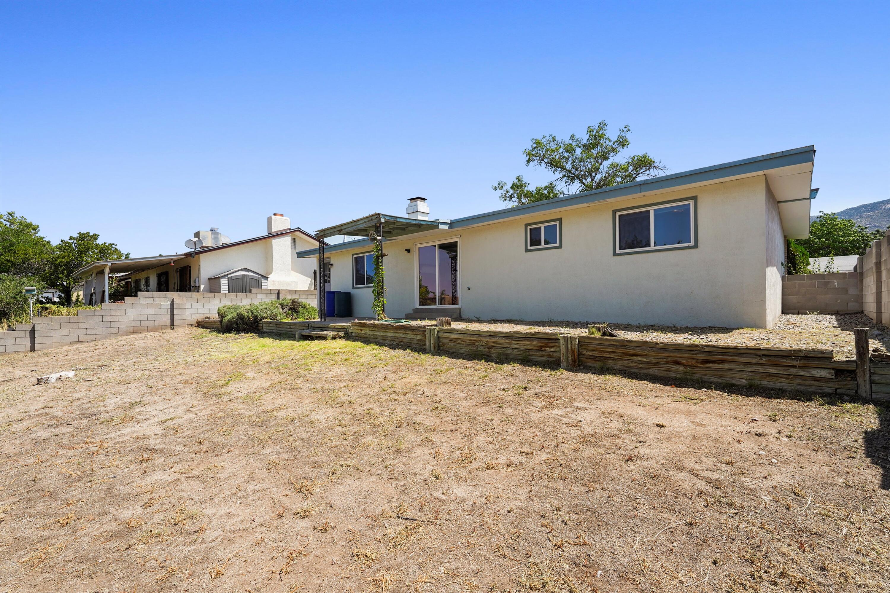 1237 HUPMOBILE Drive NE