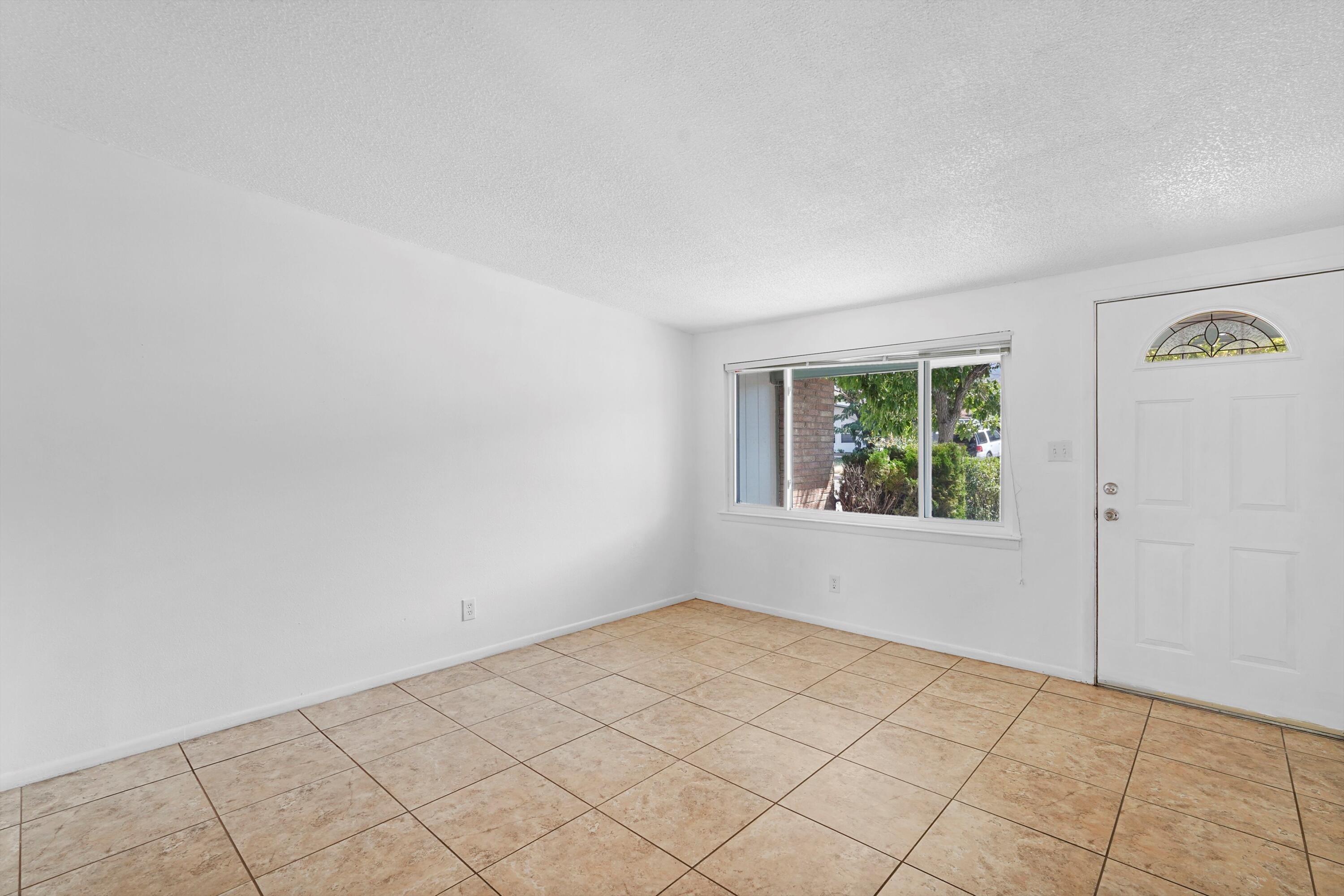 1237 HUPMOBILE Drive NE