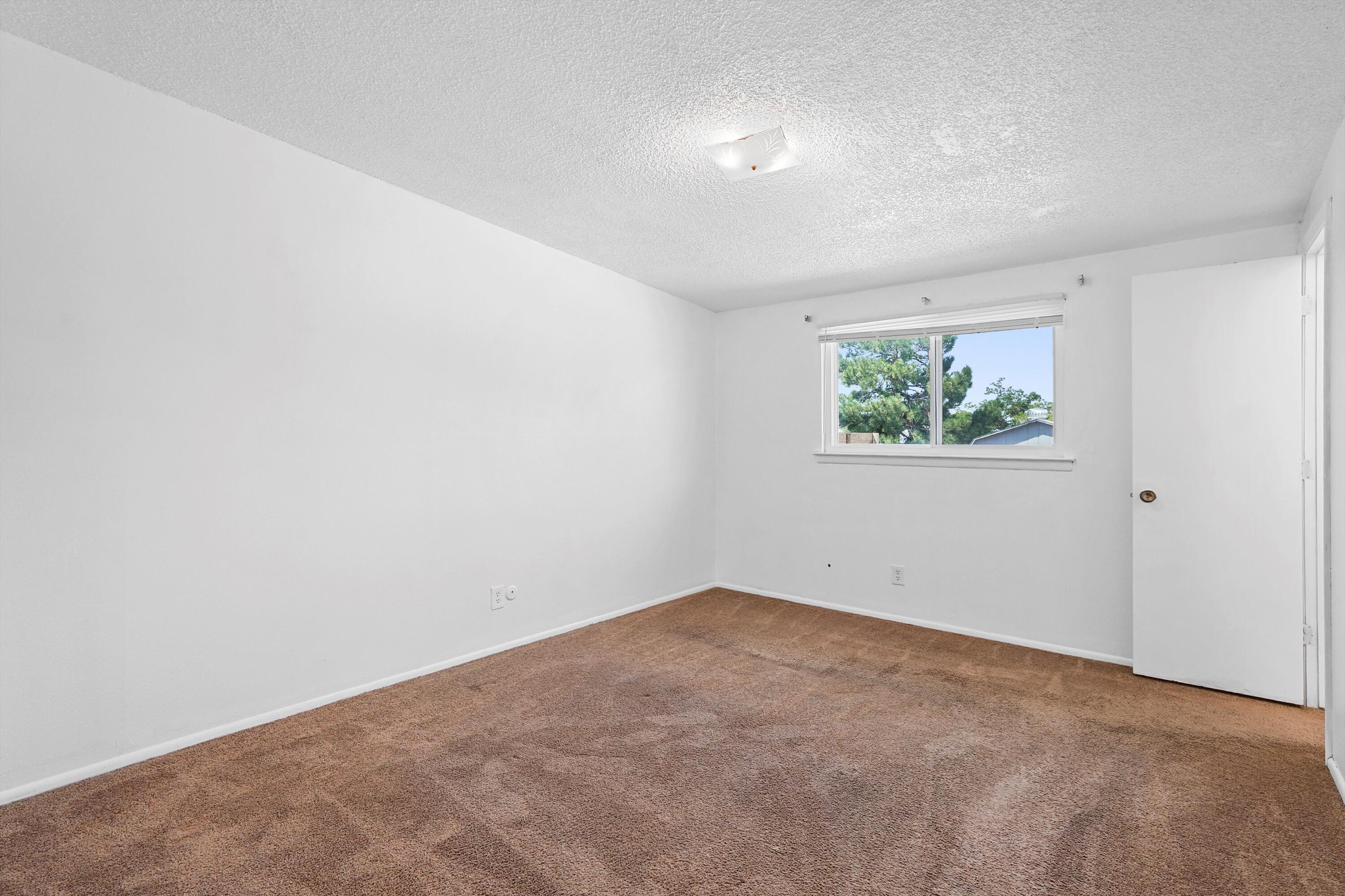 1237 HUPMOBILE Drive NE