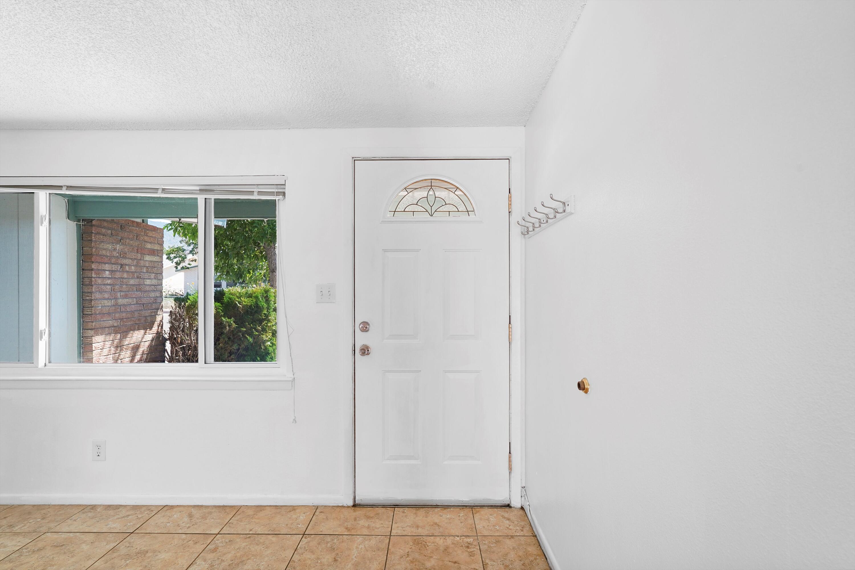 1237 HUPMOBILE Drive NE