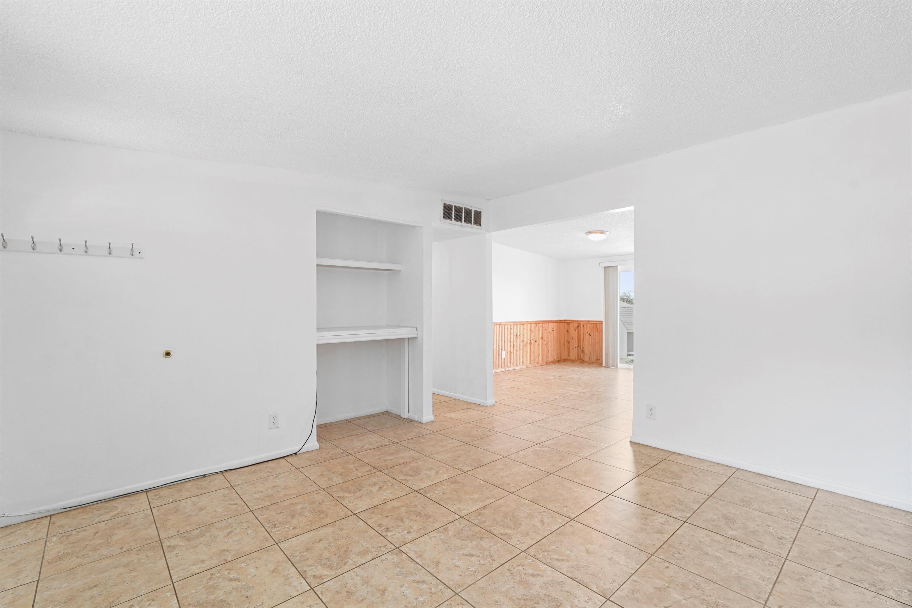 1237 HUPMOBILE Drive NE