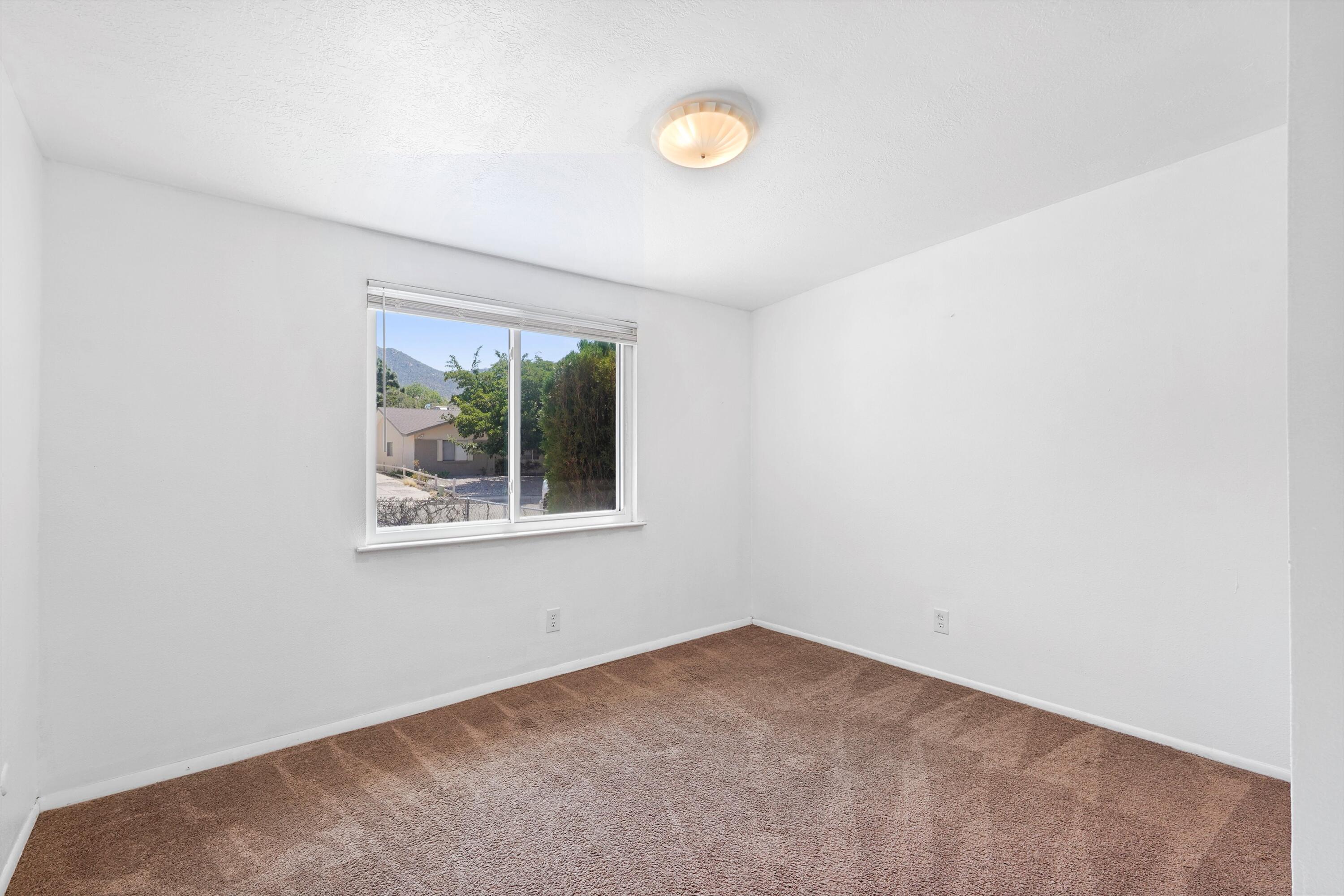 1237 HUPMOBILE Drive NE
