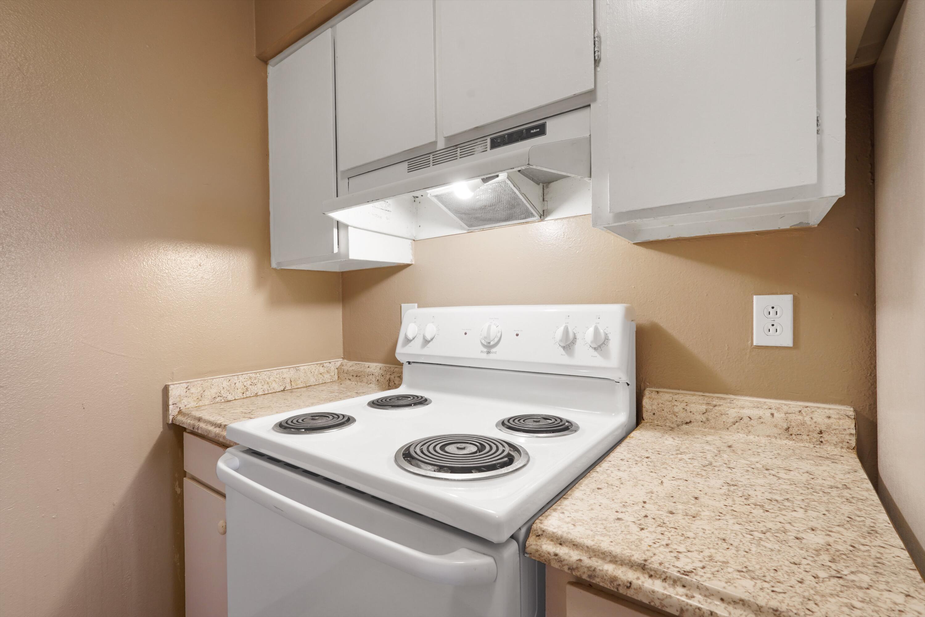 4601 CARLISLE Boulevard NE 14