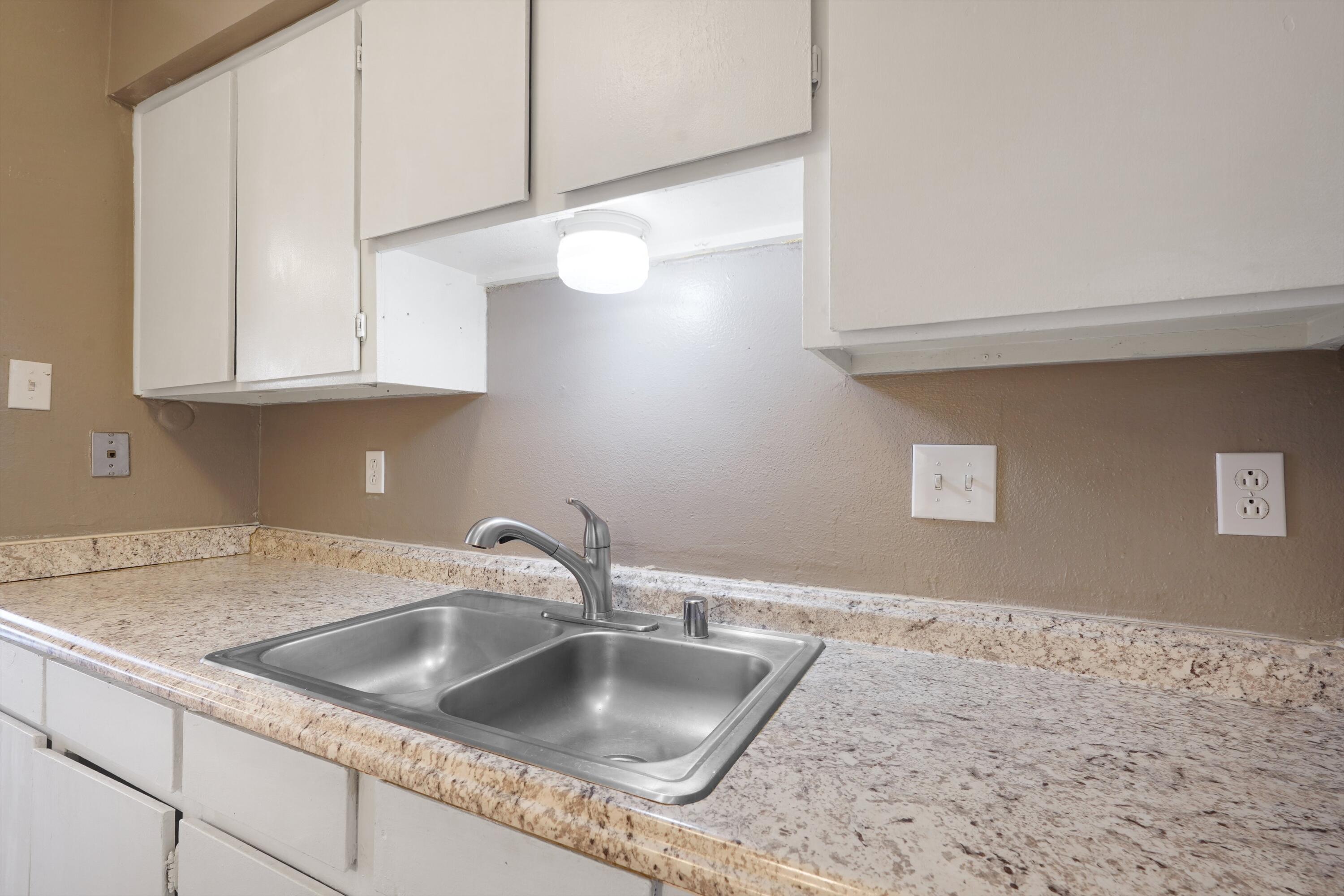 4601 CARLISLE Boulevard NE 14