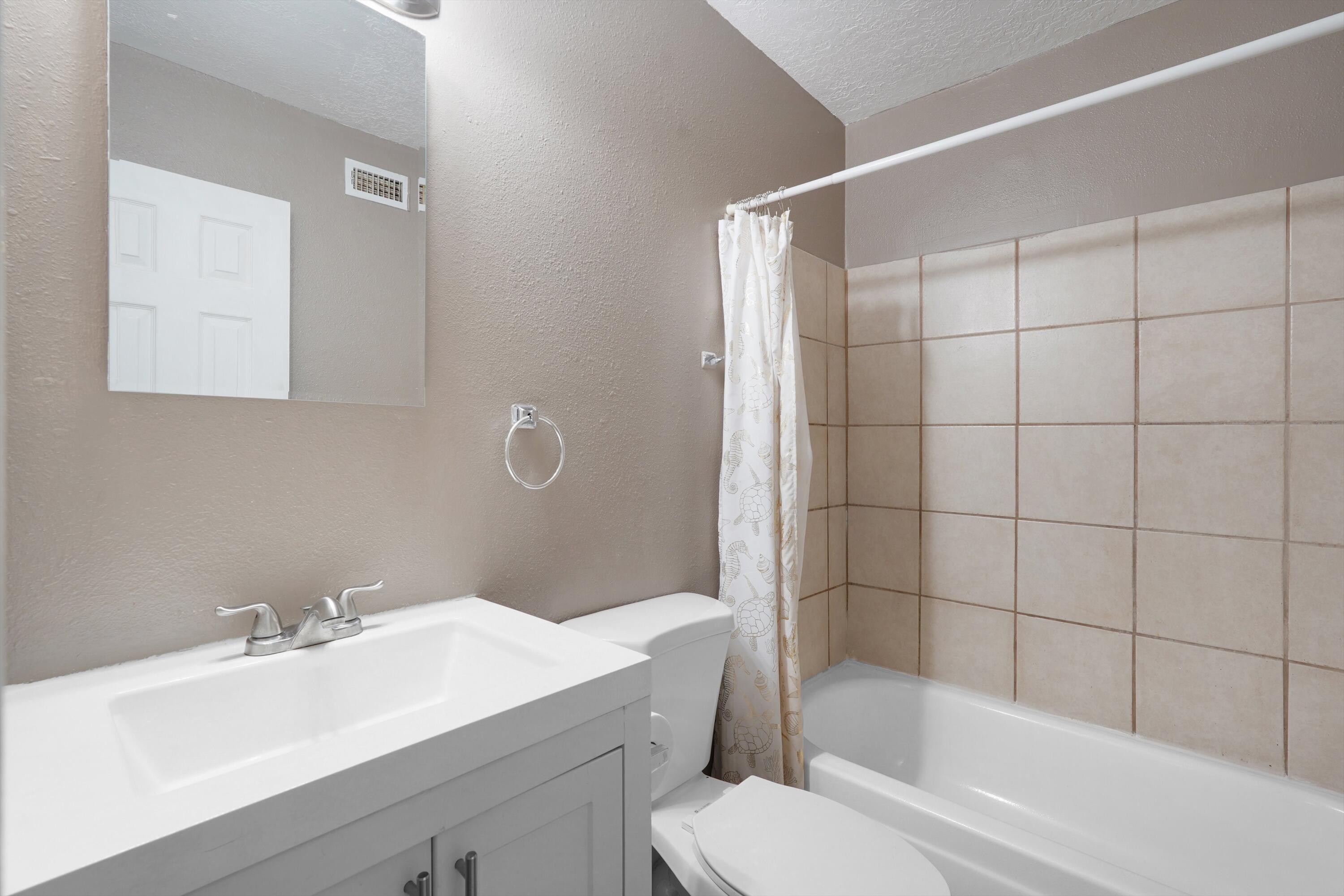 4601 CARLISLE Boulevard NE 14