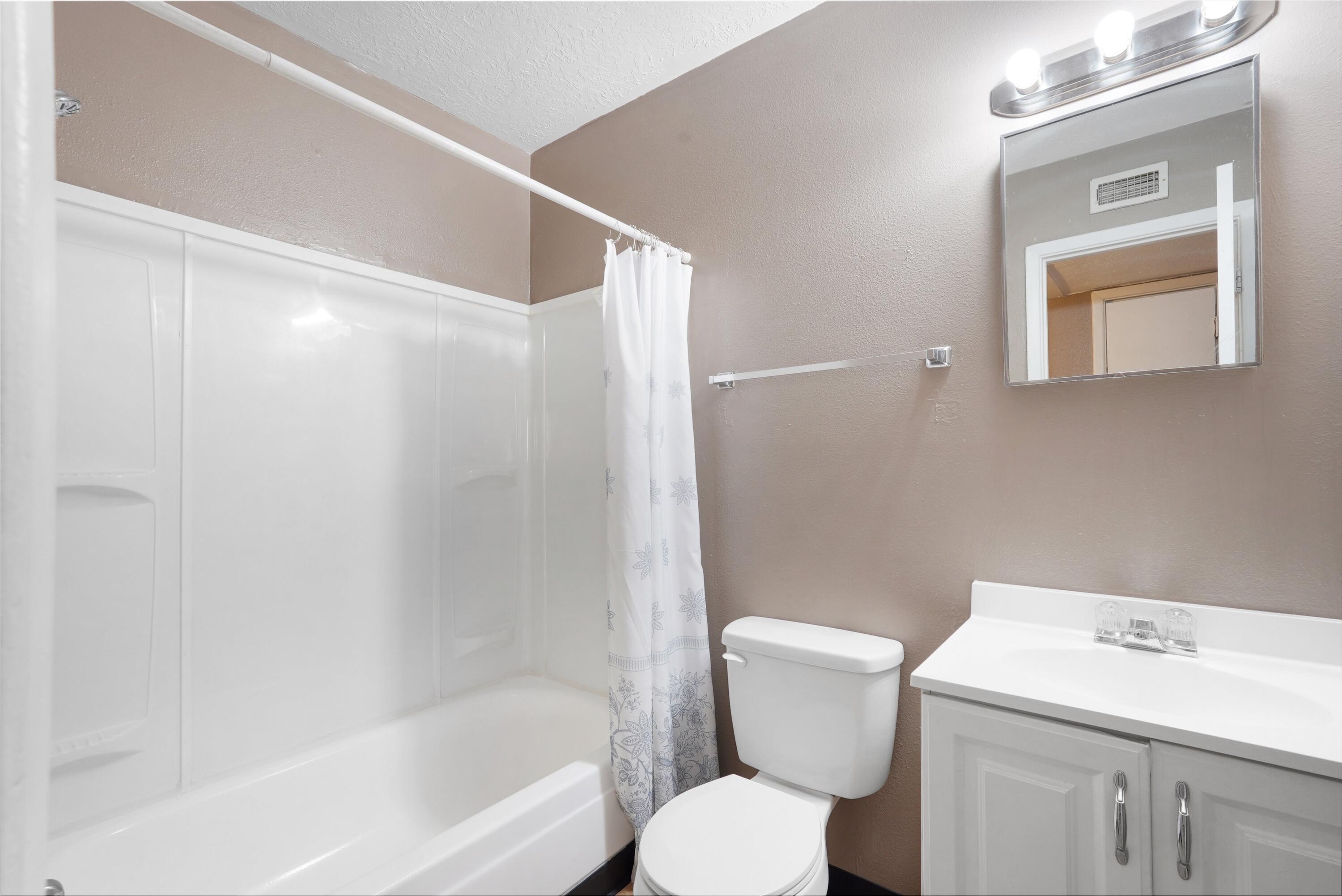 4601 CARLISLE Boulevard NE 14