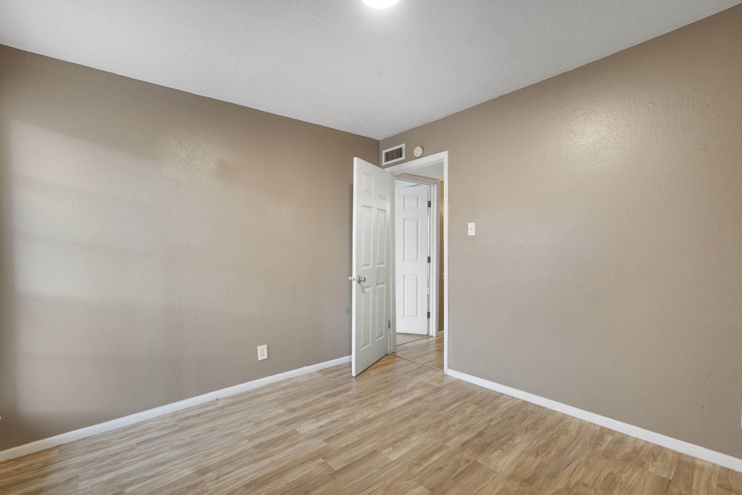 4601 CARLISLE Boulevard NE 14