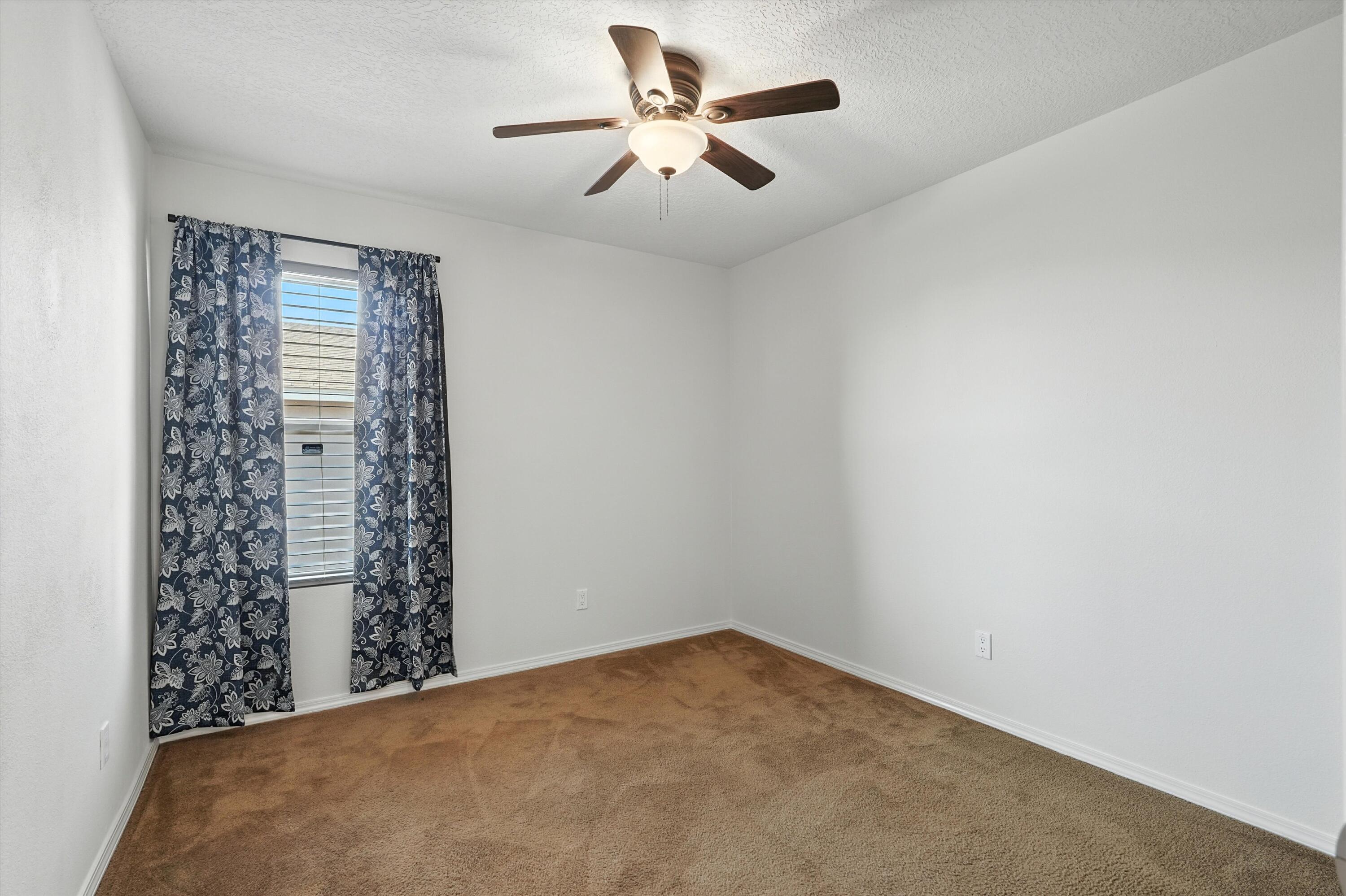 147 OAKWOOD Court SW