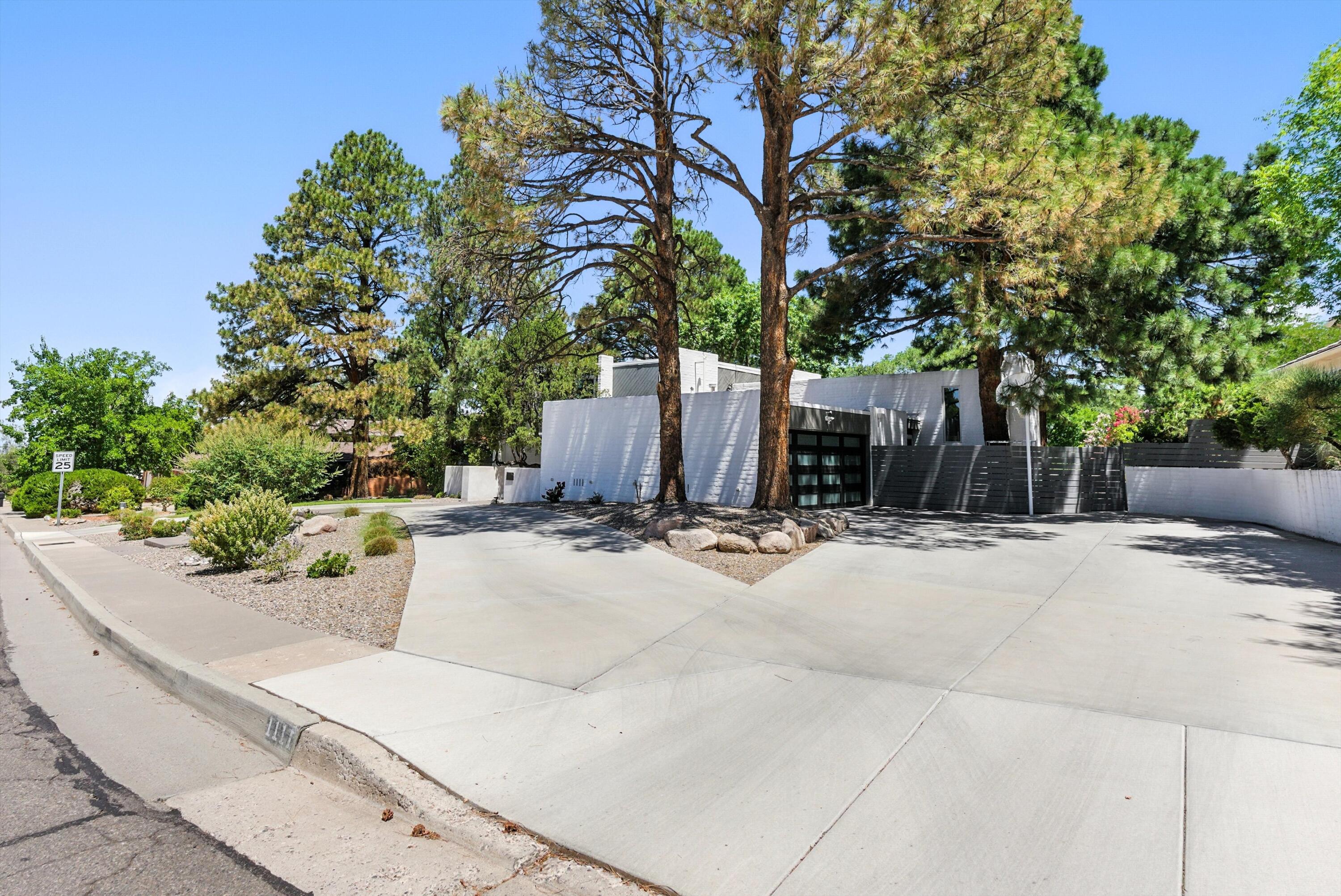 1111 CUATRO CERROS Trail SE