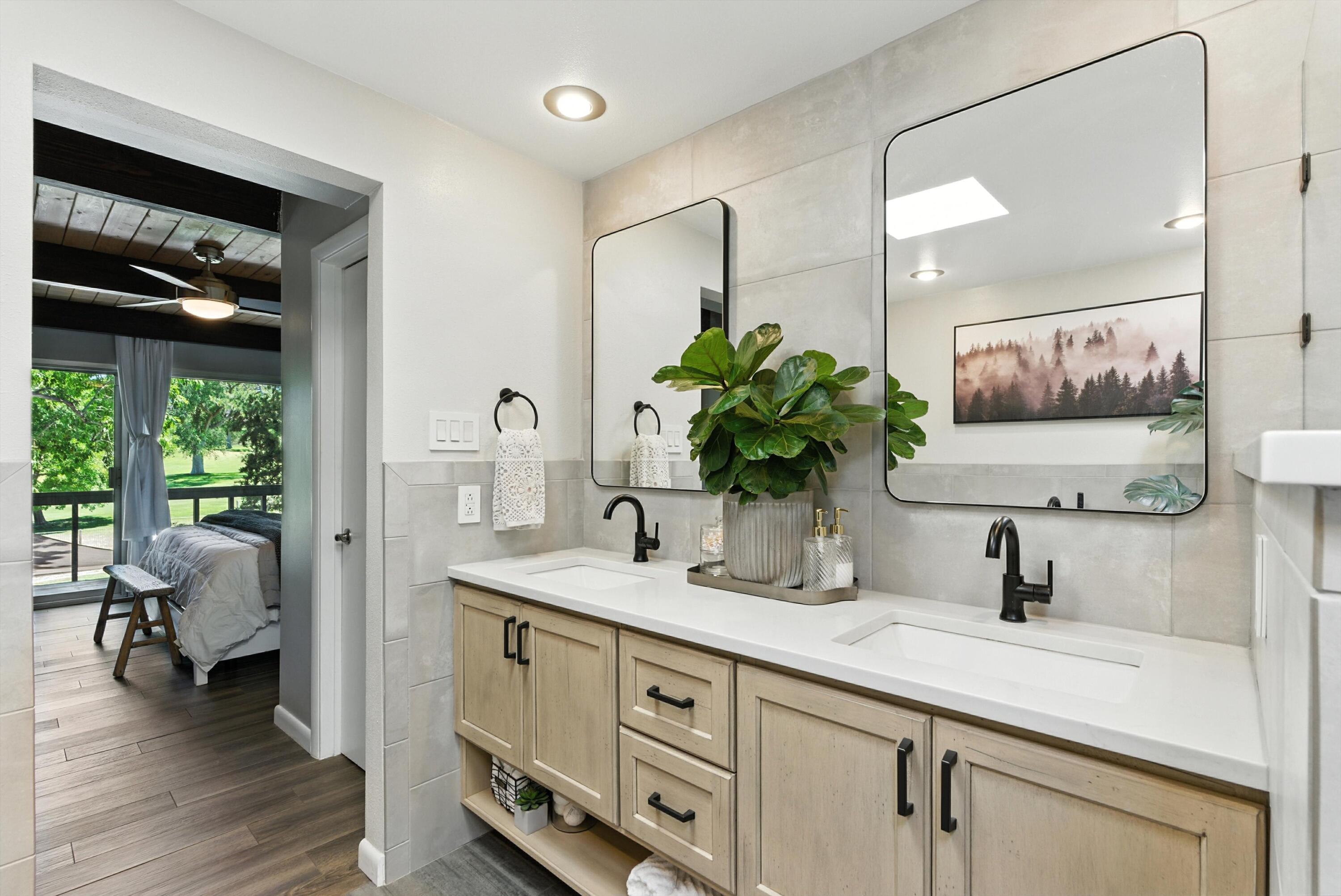 1111 CUATRO CERROS Trail SE