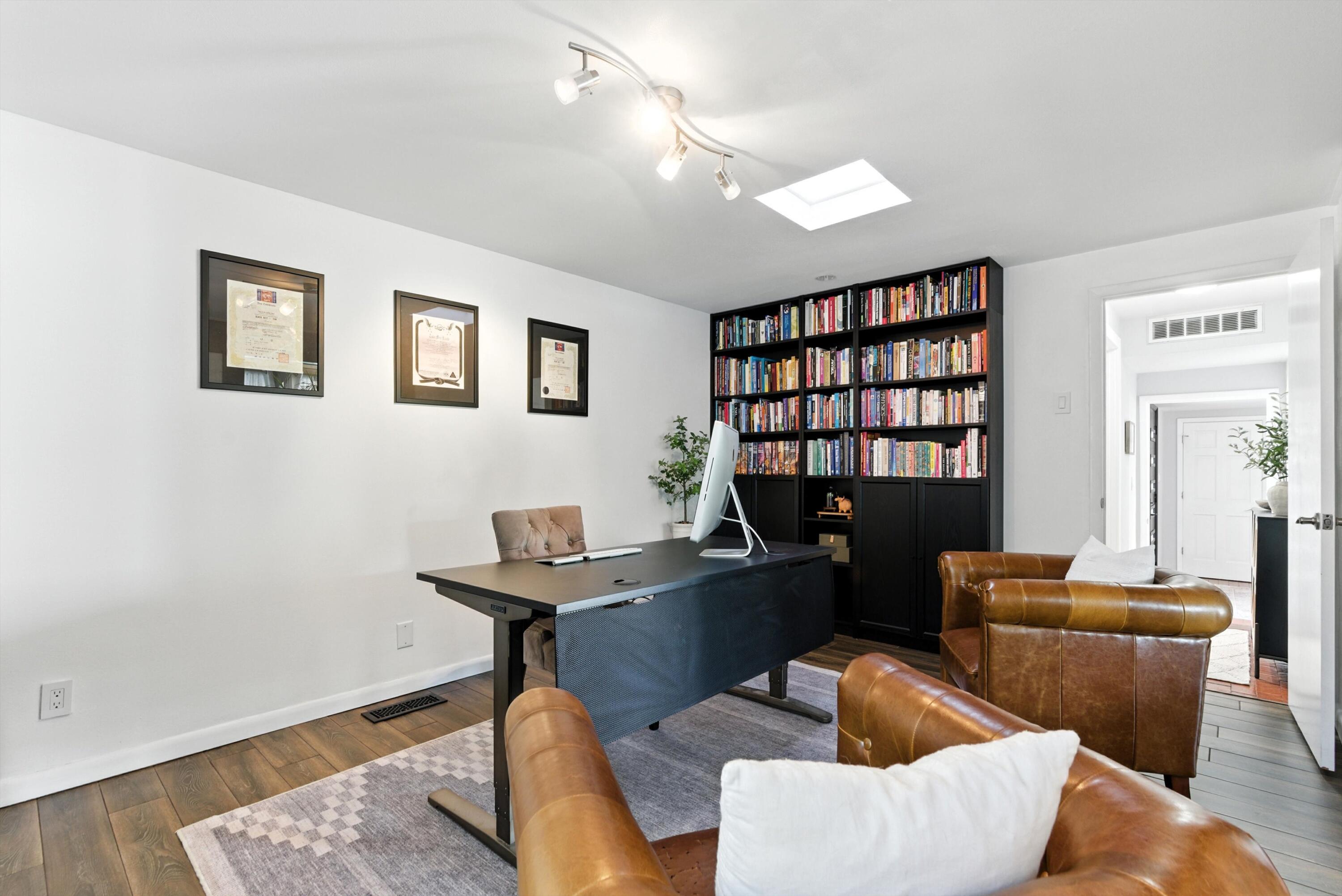 1111 CUATRO CERROS Trail SE