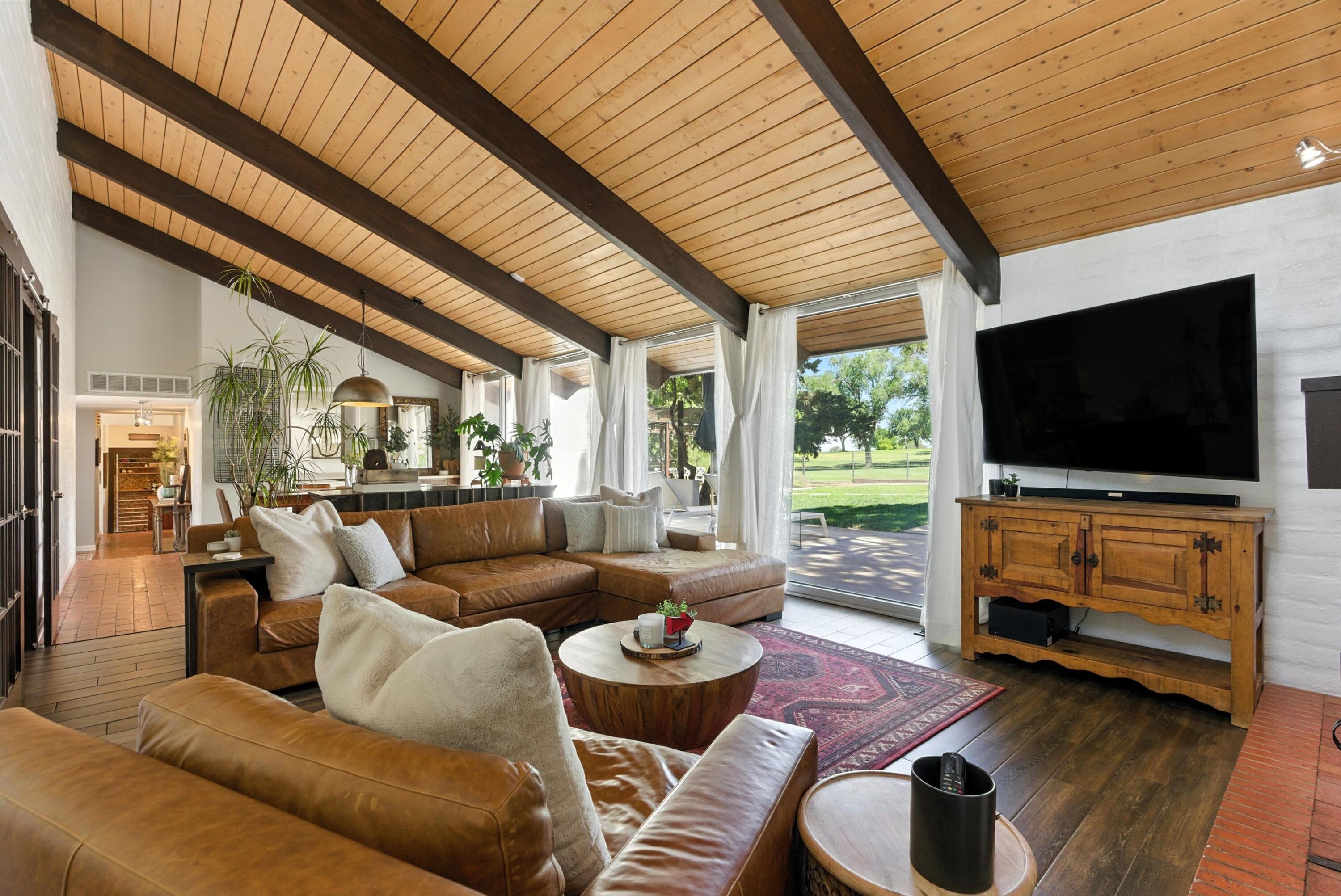 1111 CUATRO CERROS Trail SE