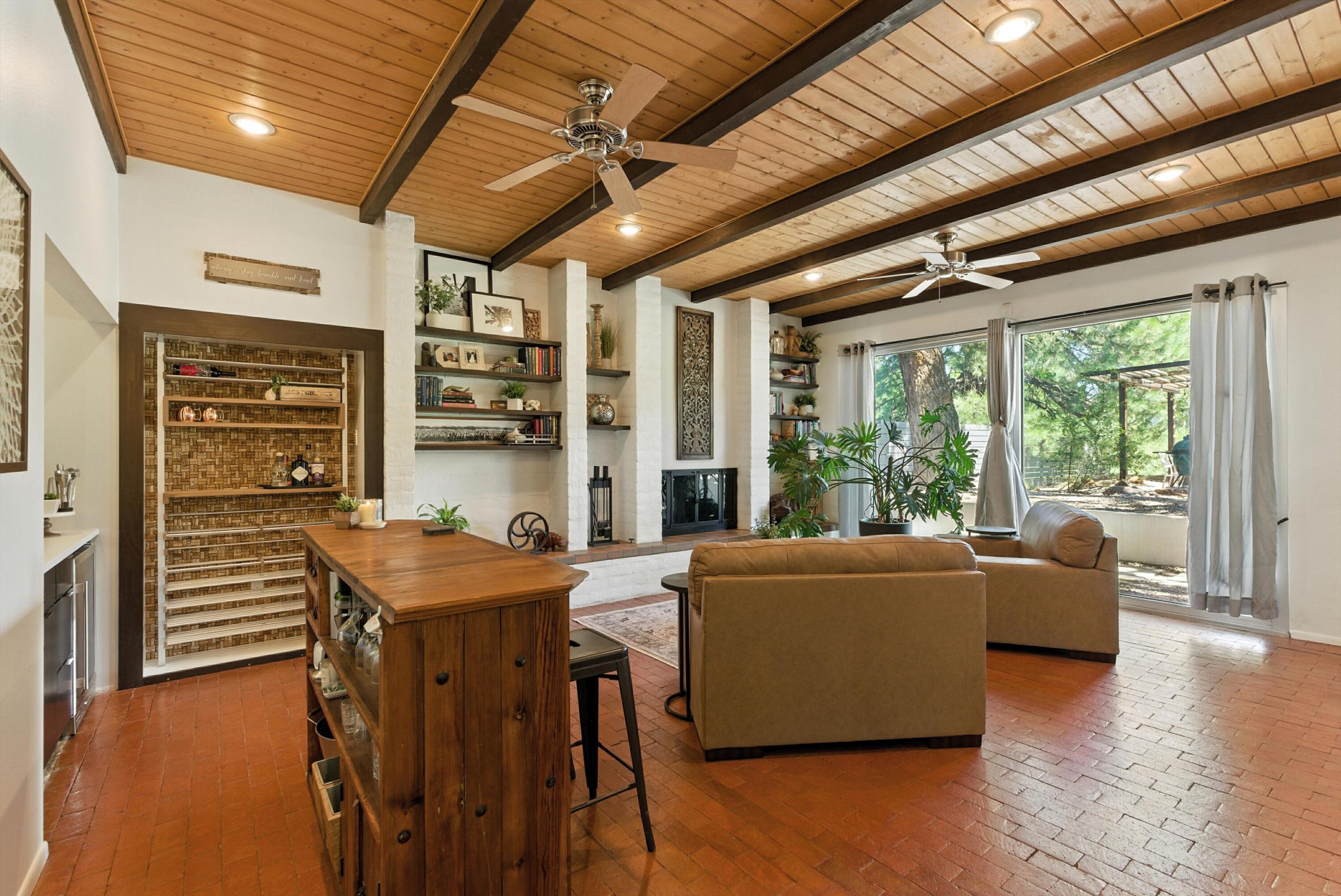 1111 CUATRO CERROS Trail SE