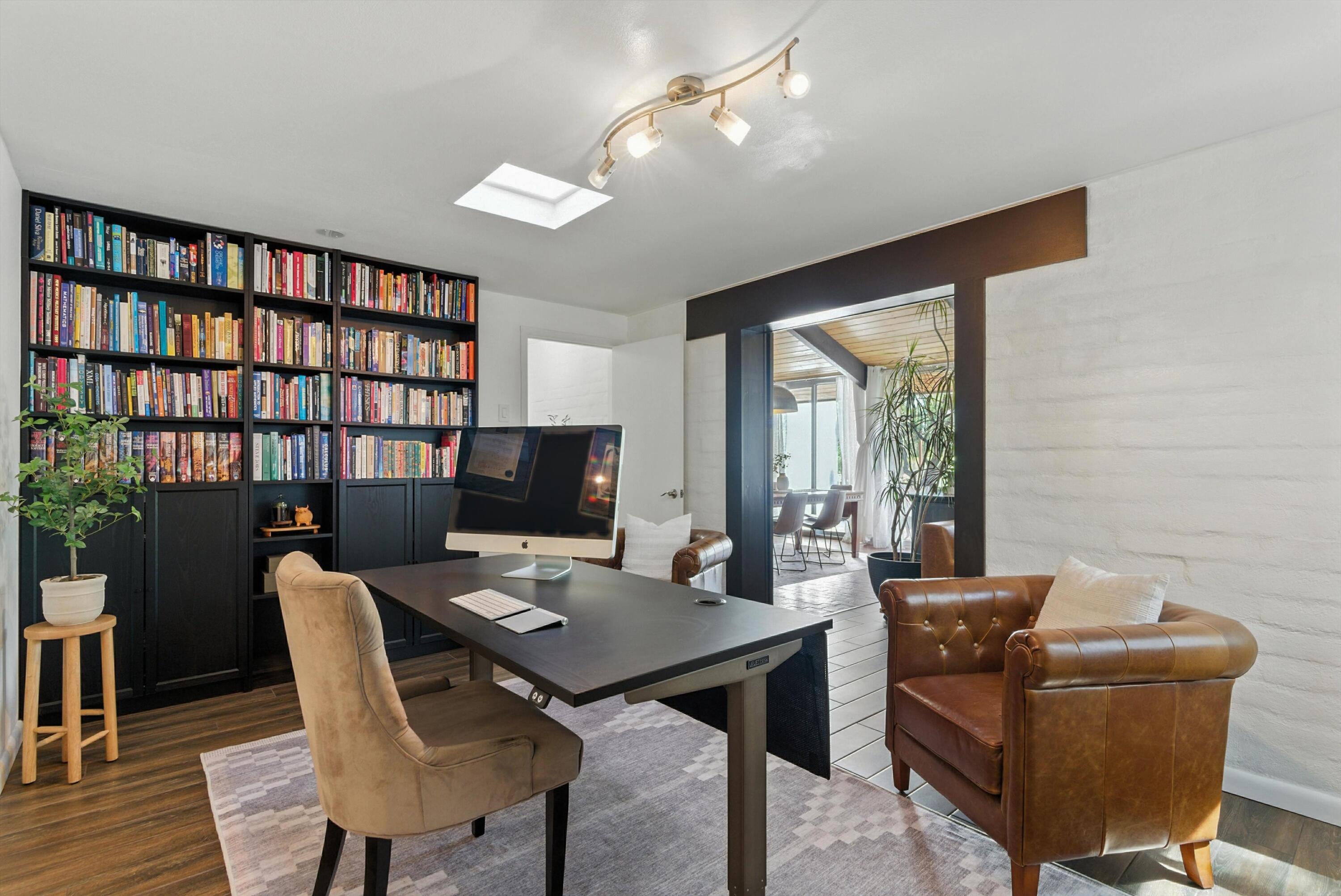 1111 CUATRO CERROS Trail SE