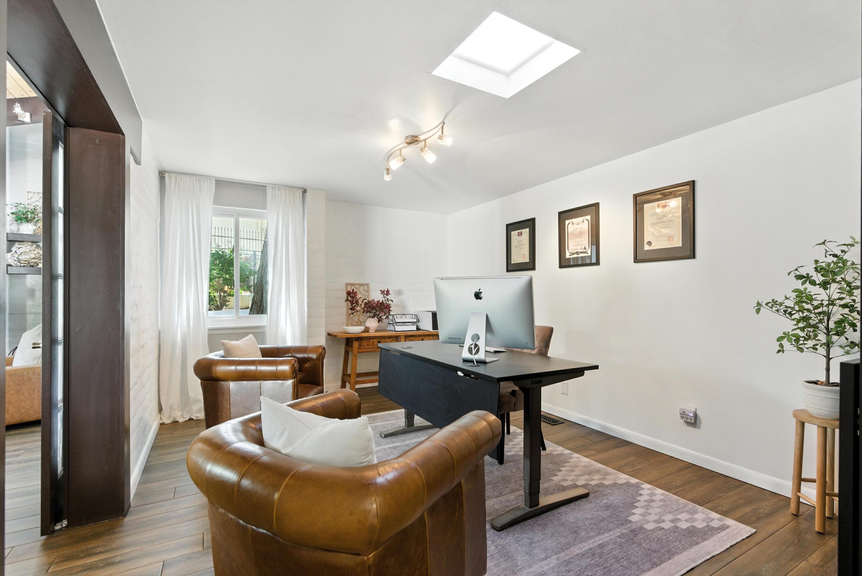 1111 CUATRO CERROS Trail SE