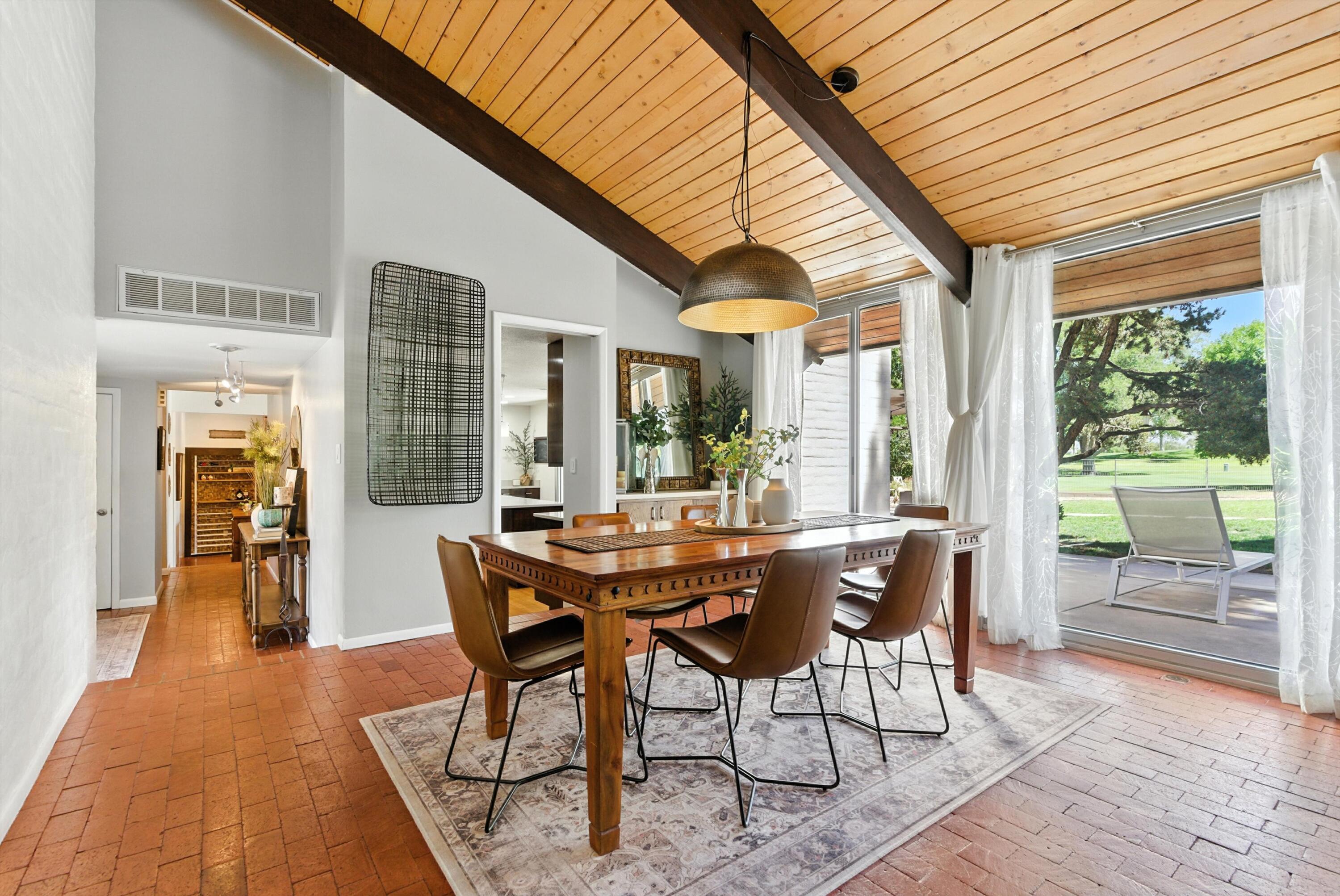 1111 CUATRO CERROS Trail SE