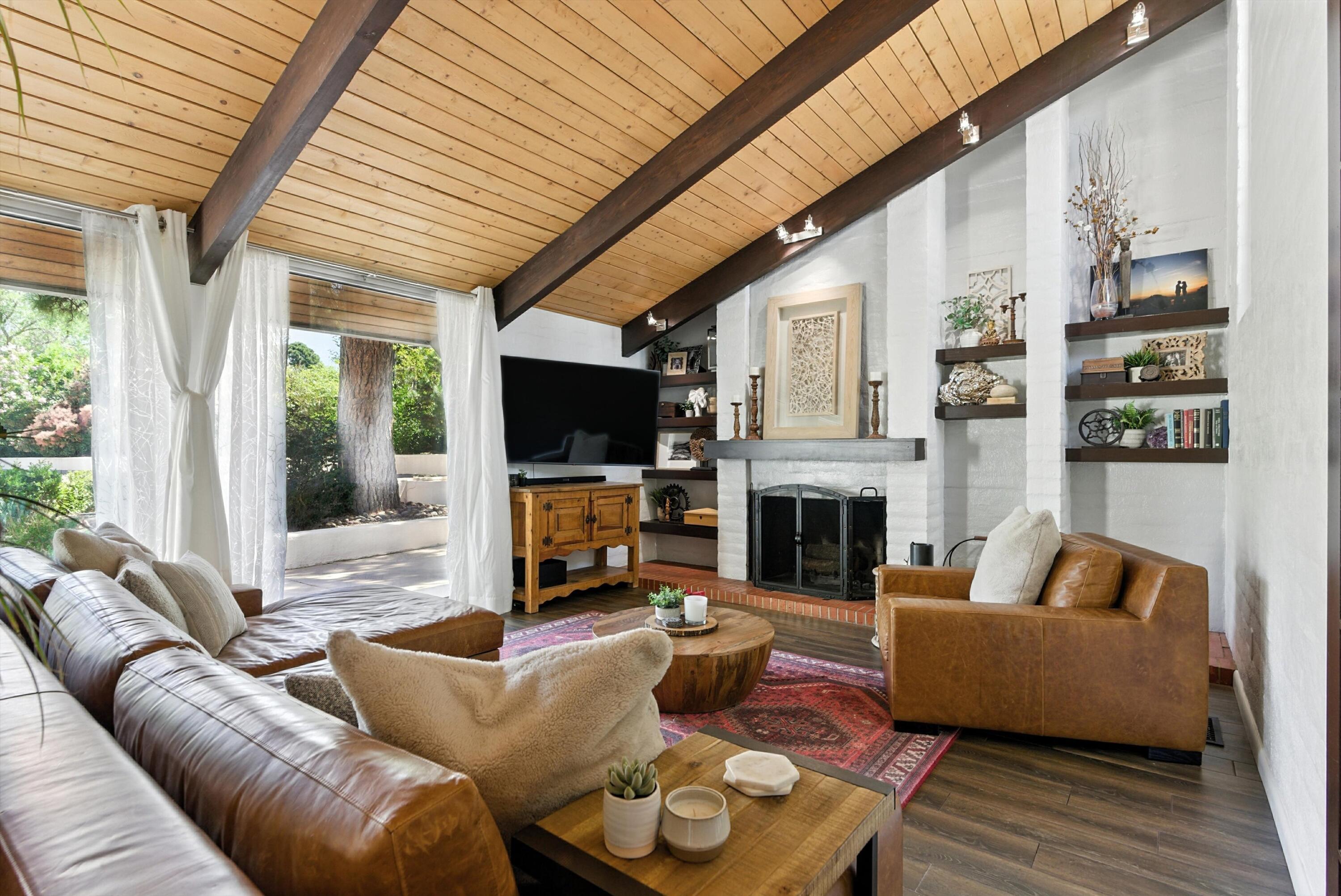 1111 CUATRO CERROS Trail SE