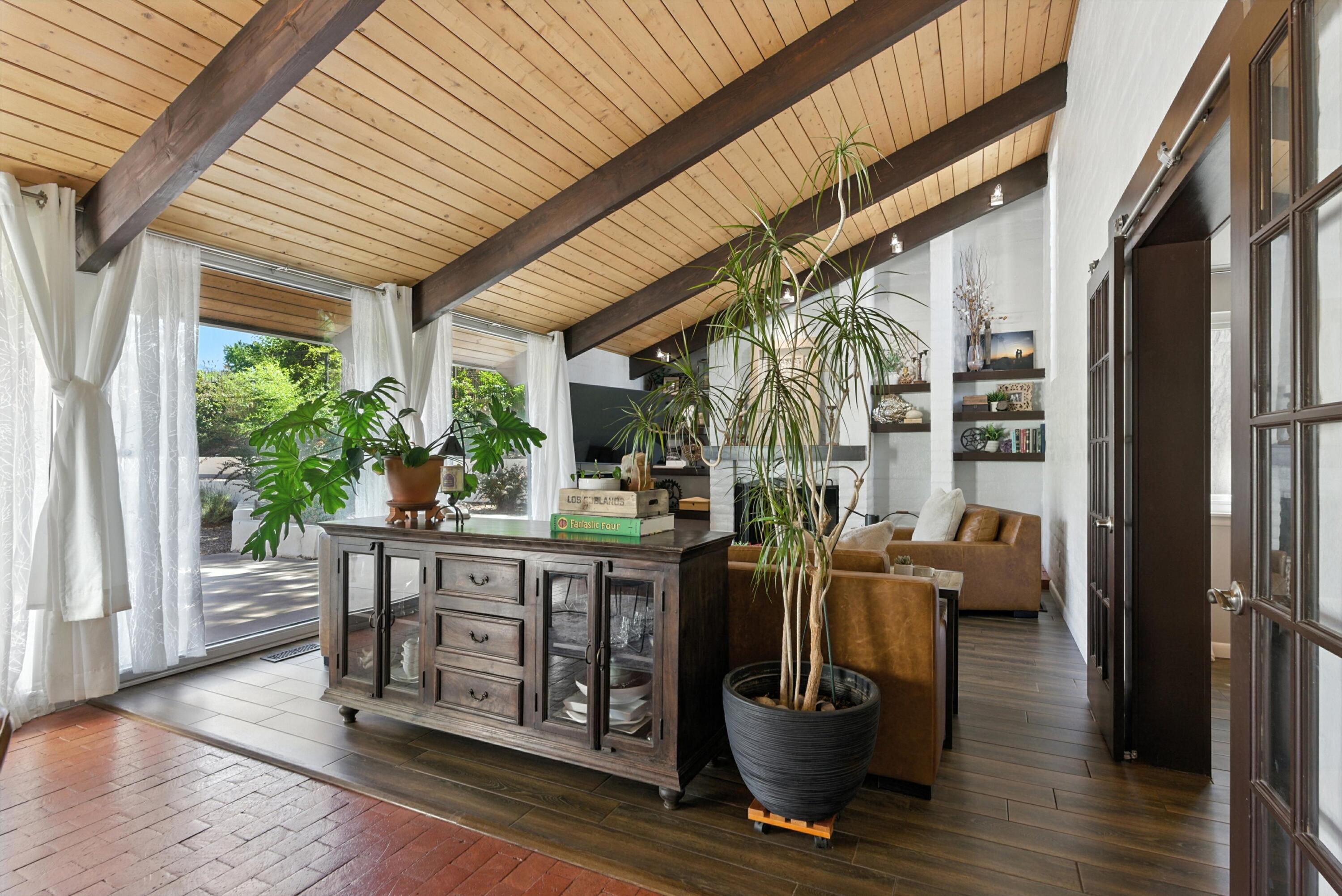 1111 CUATRO CERROS Trail SE