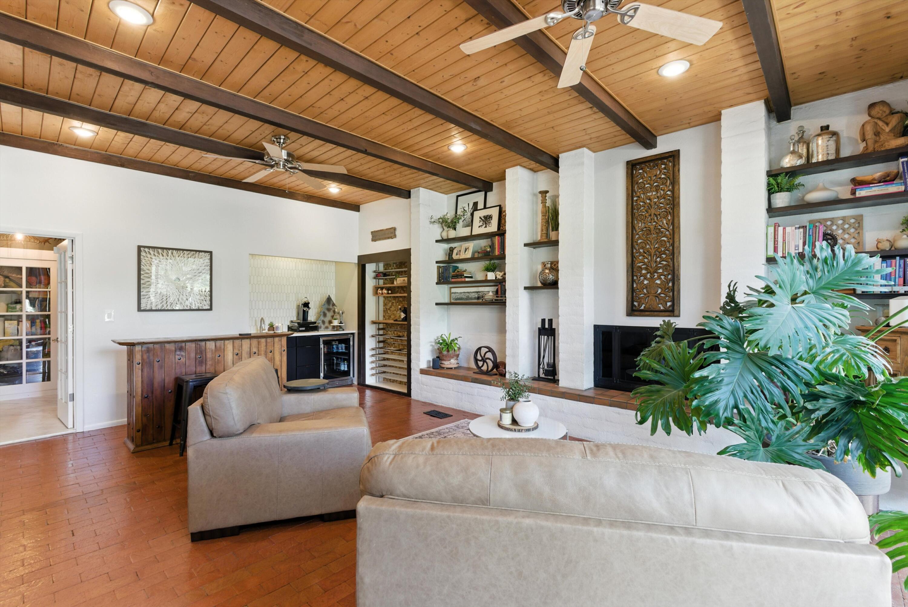 1111 CUATRO CERROS Trail SE