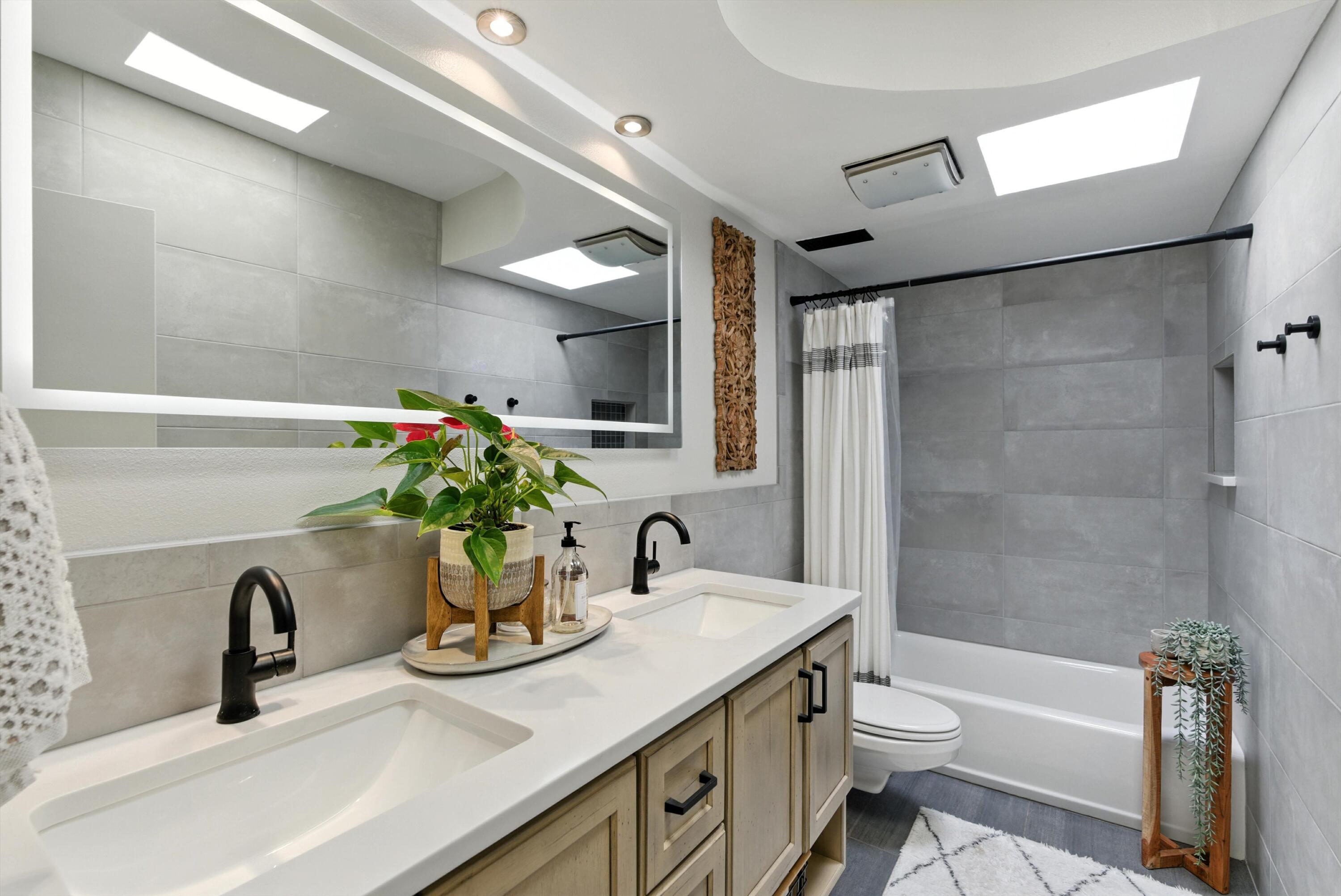 1111 CUATRO CERROS Trail SE