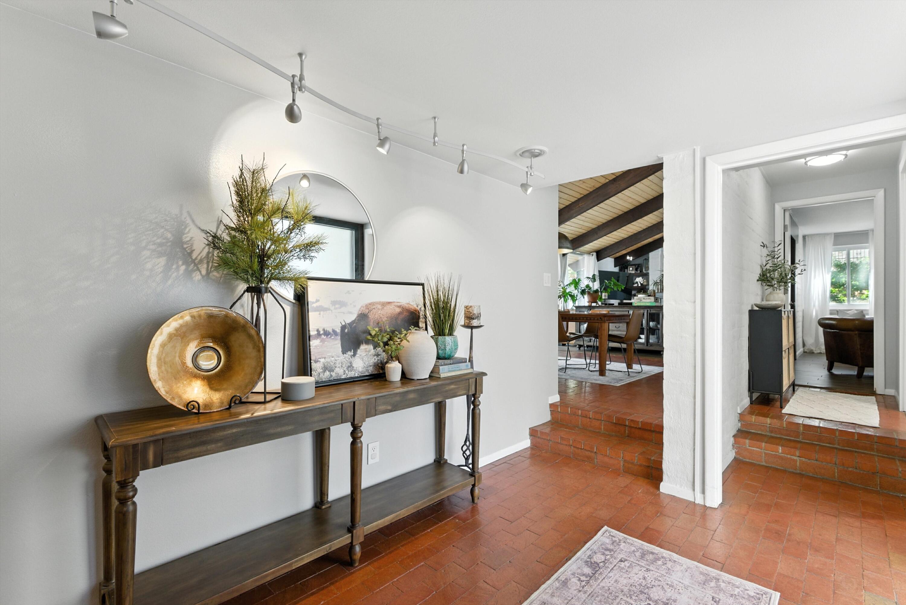 1111 CUATRO CERROS Trail SE