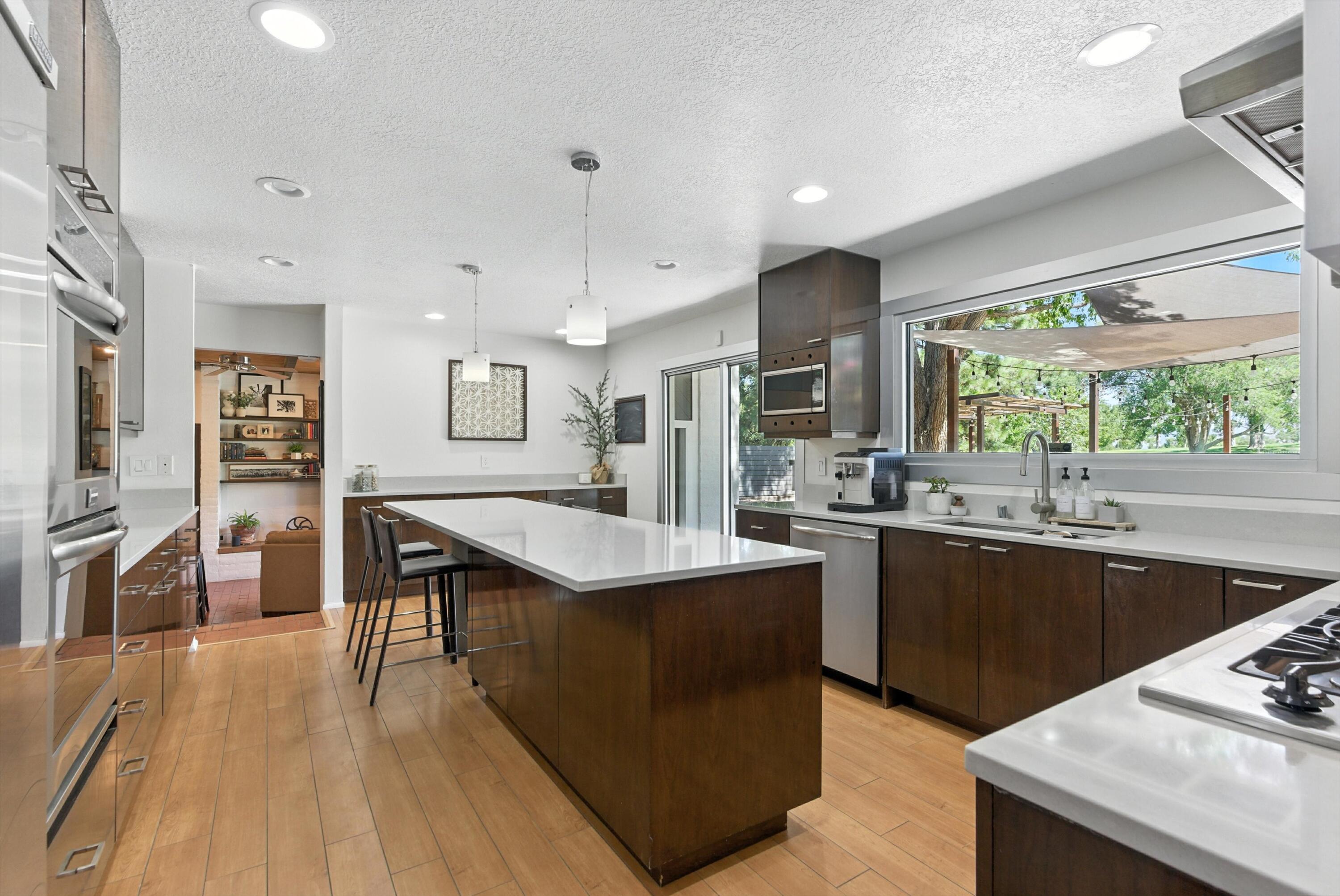 1111 CUATRO CERROS Trail SE