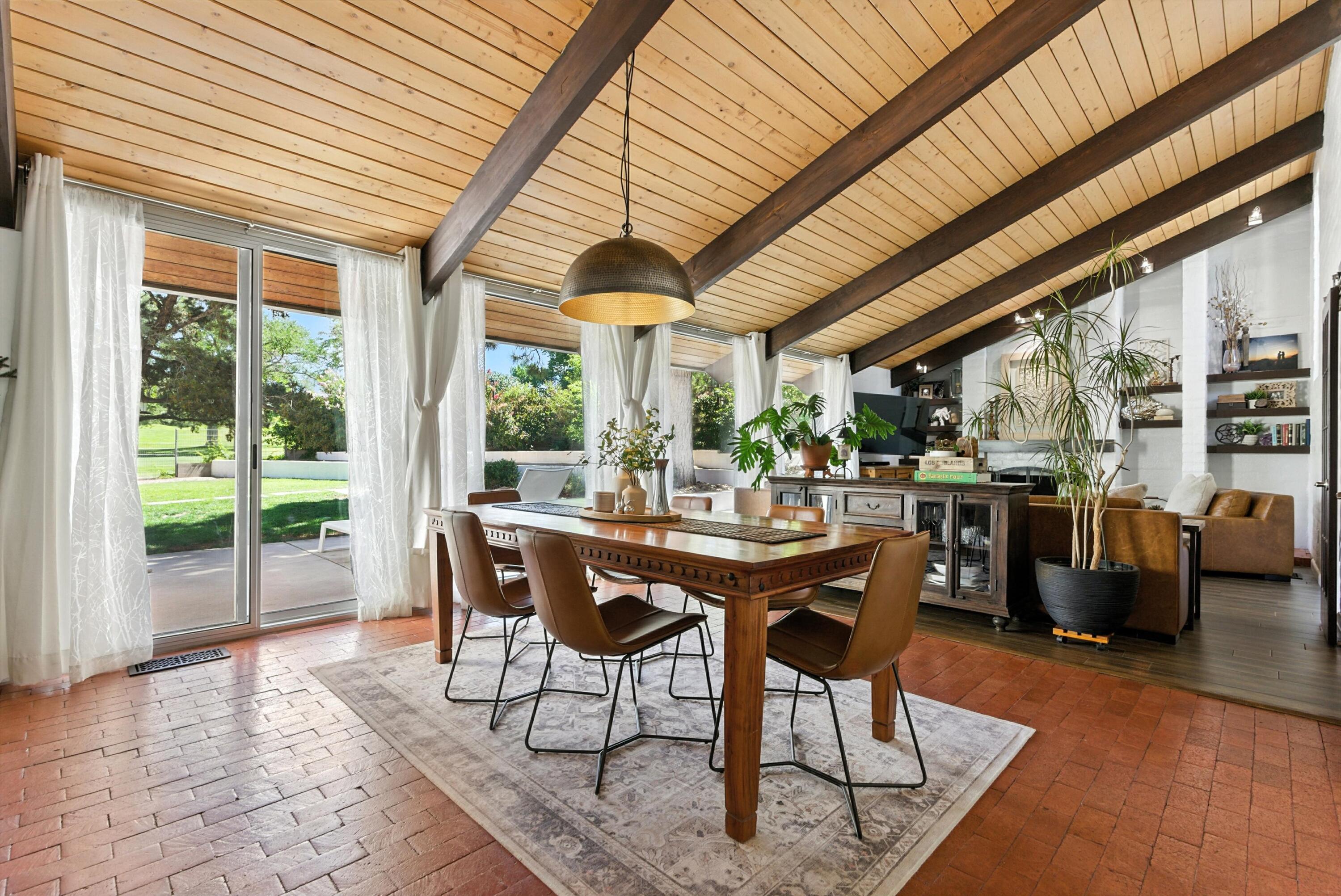 1111 CUATRO CERROS Trail SE