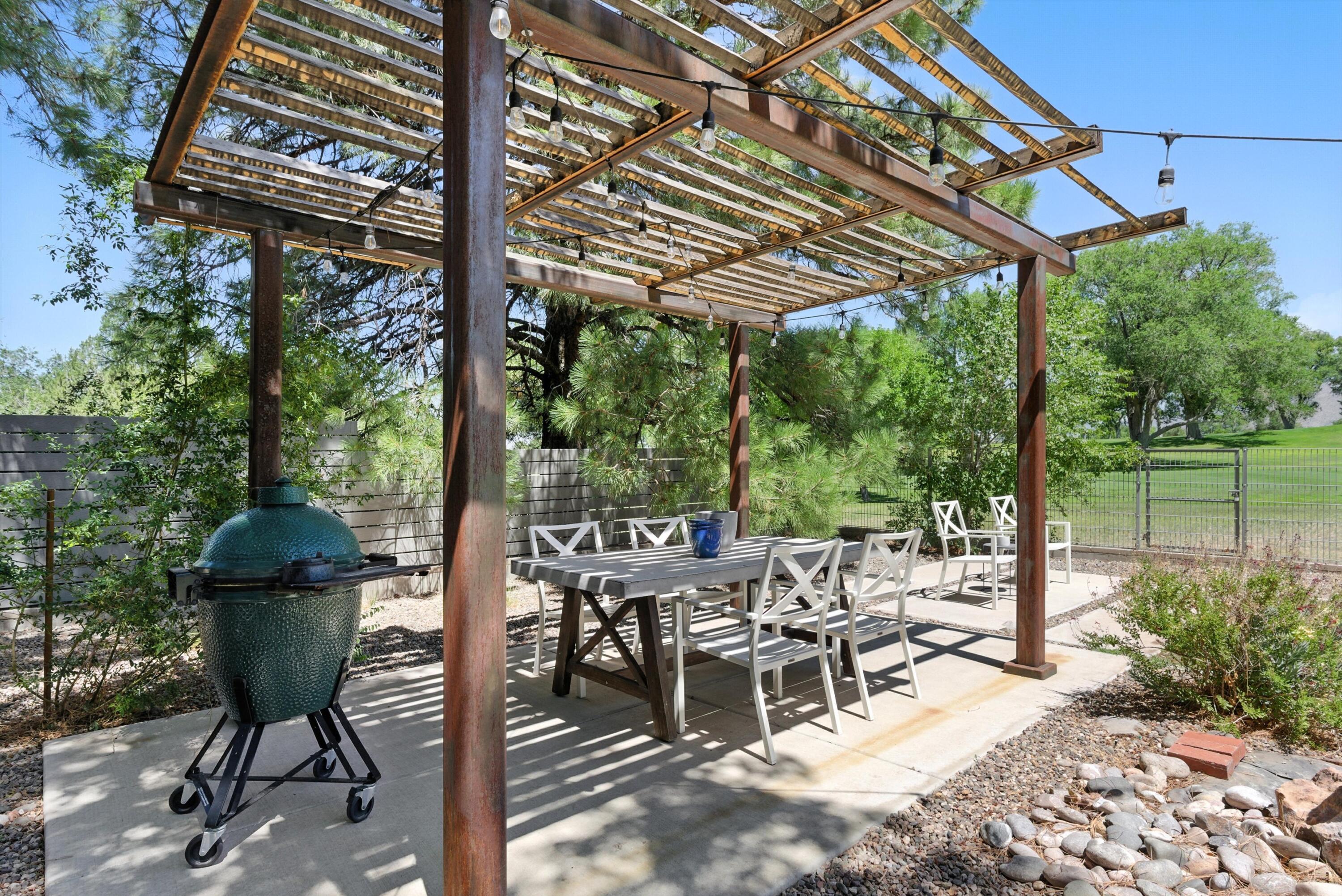 1111 CUATRO CERROS Trail SE