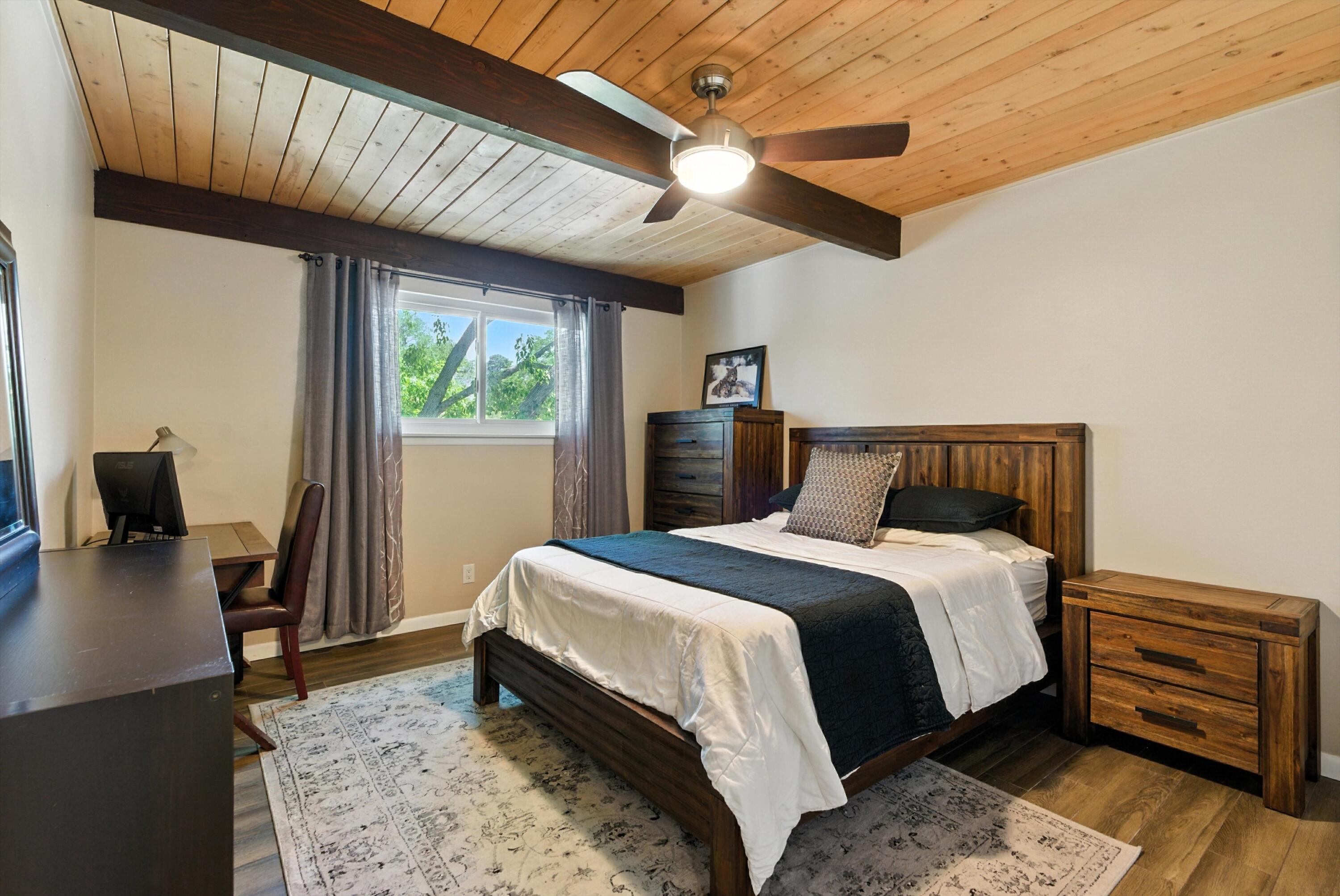 1111 CUATRO CERROS Trail SE