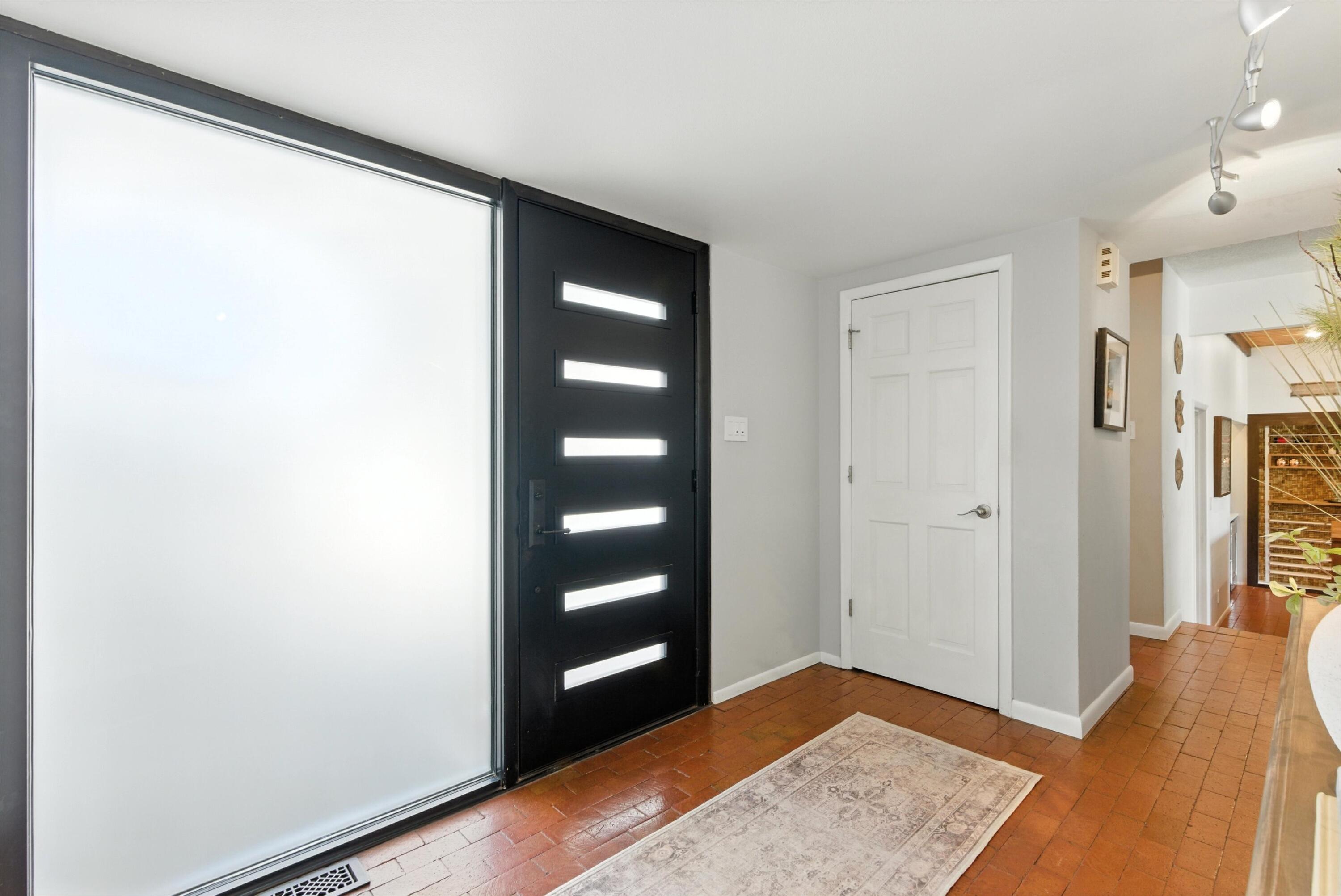 1111 CUATRO CERROS Trail SE